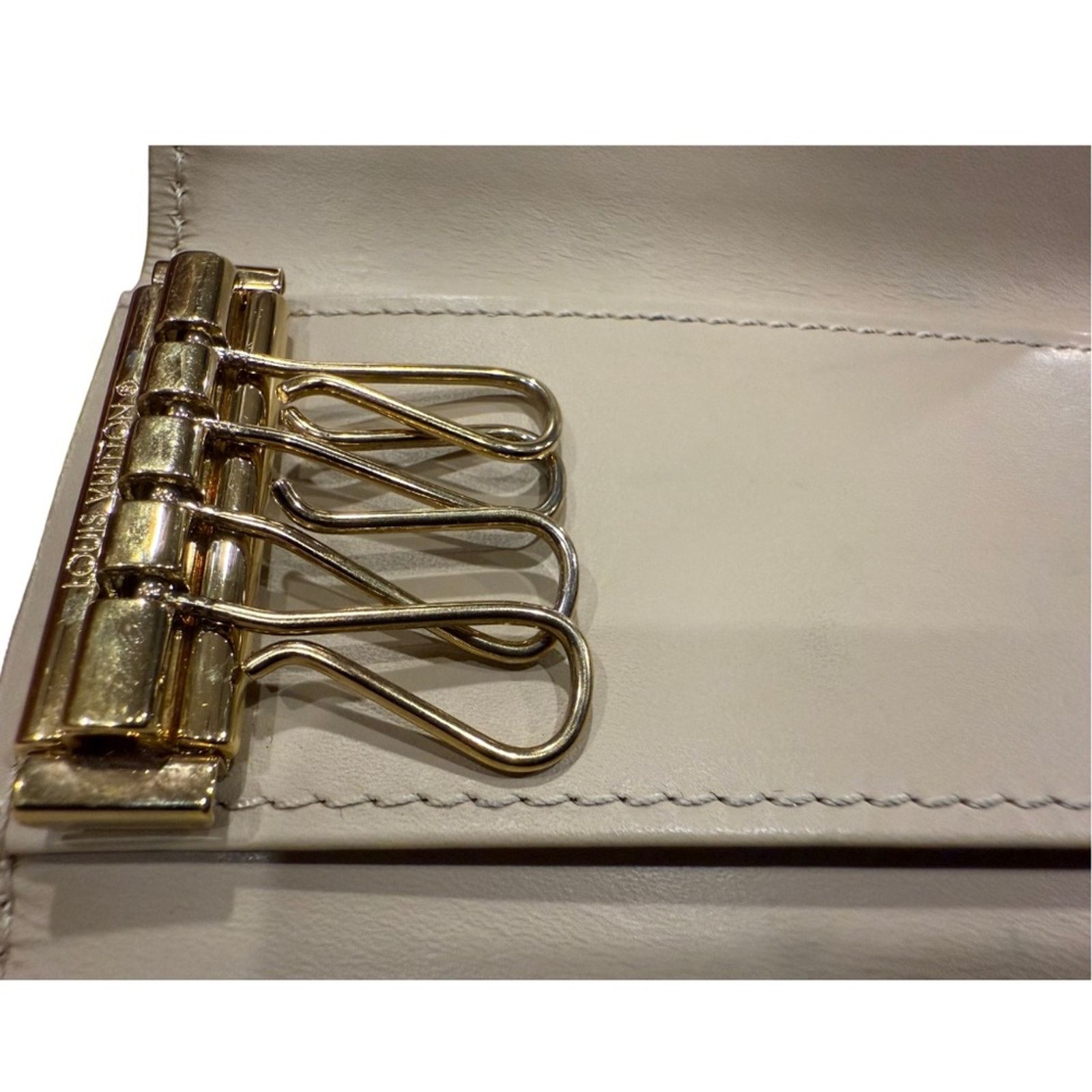 Louis Vuitton Authentic Preloved Louis Vuitton Vernis Key Chain Size ONE SIZE - 4 Thumbnail