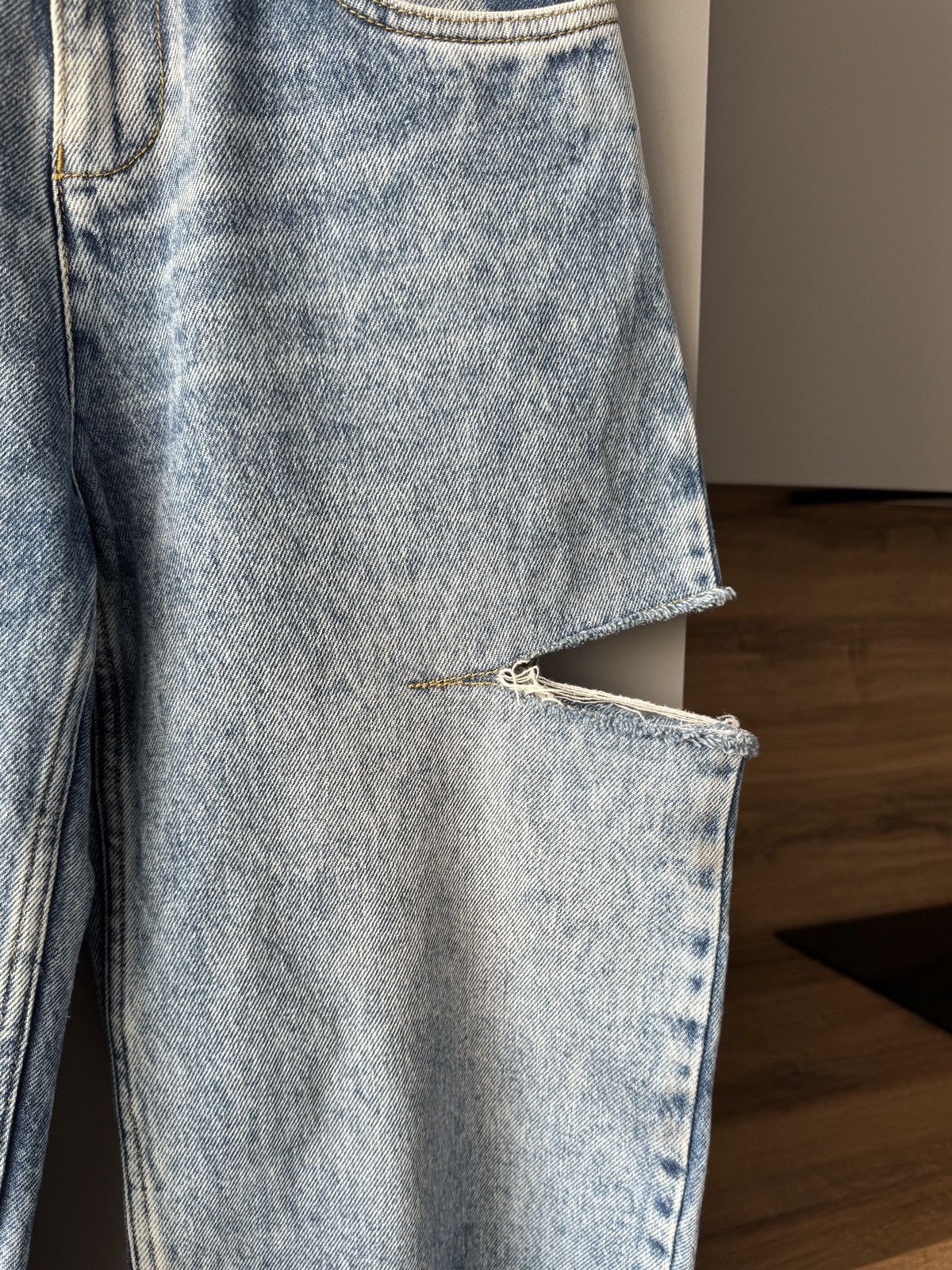 Maison Margiela Maison Margiela Blue Slit Cut Out Jeans 2023 Size 25" / US 0 / IT 36 - 4 Thumbnail