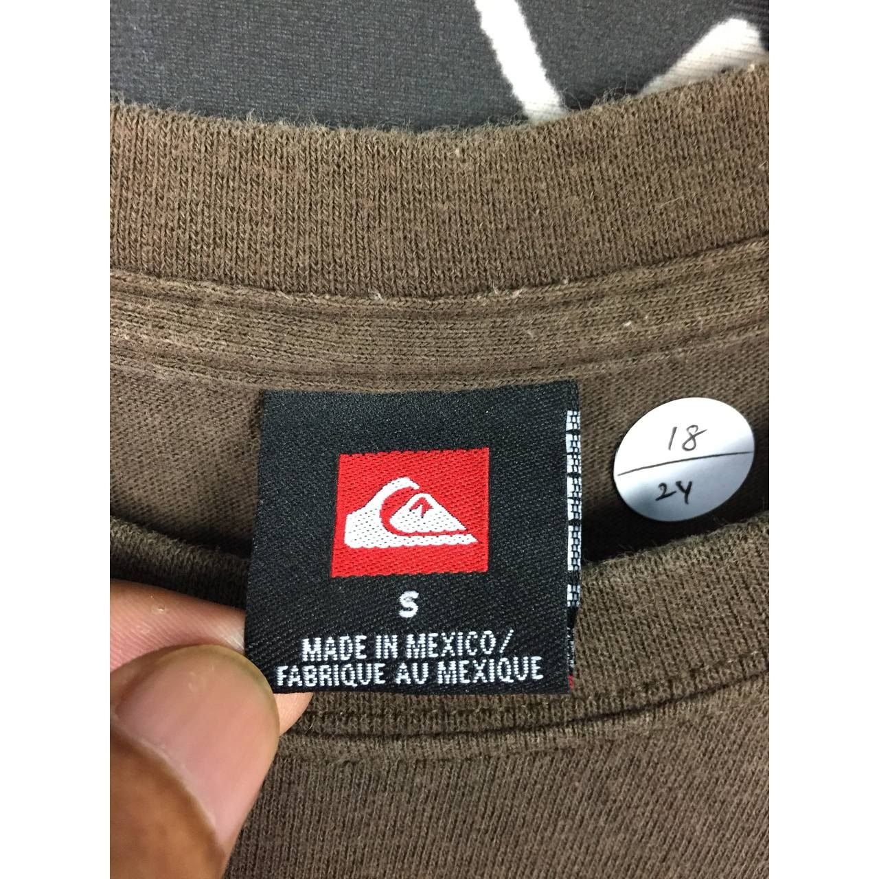 Quiksilver × Vintage Vtg Quiksilver Center Logo Hafa Adai Guam Surf Skate Tee Size US S / EU 44-46 / 1 - 12 Thumbnail