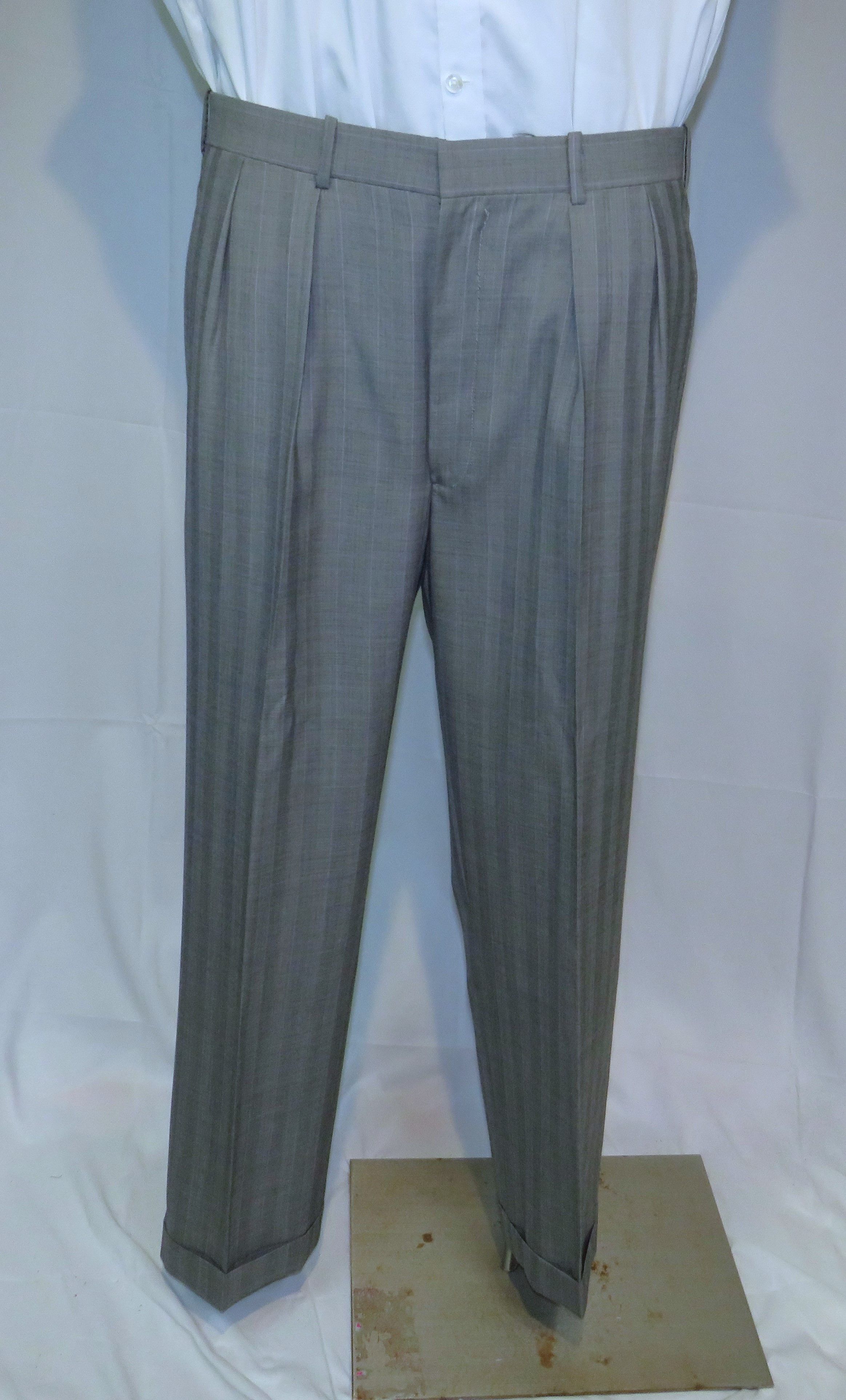 Alan Flusser Gray Stripe Bespoke Peak Lapel Two Button Suit 42R Size 42R - 14 Thumbnail