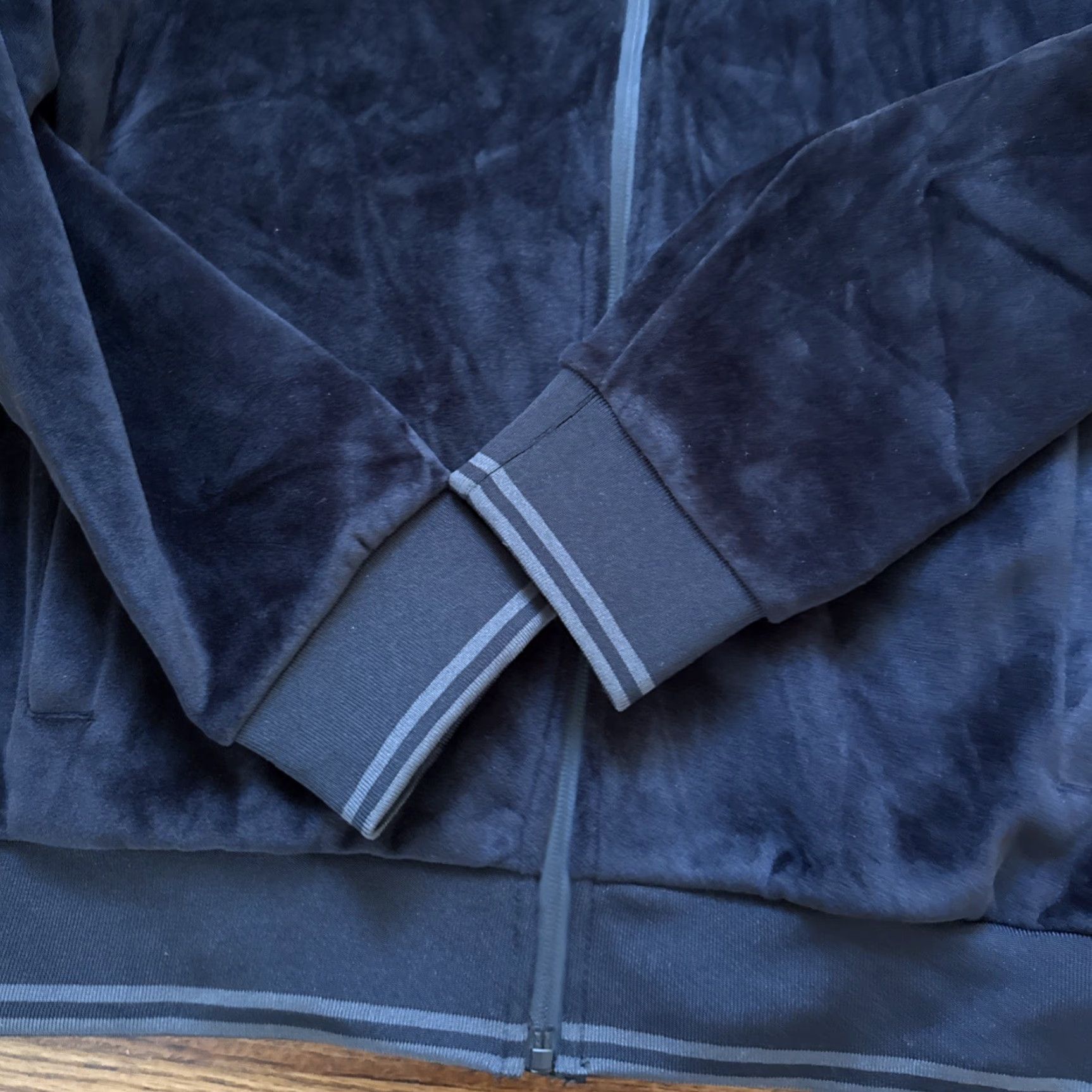 Kenneth Cole Kenneth Cole Mens Velour Full Zip Bomber Jacket M Black Velour Full Zip Bomber Jacket Mens C24 Size US M / EU 48-50 / 2 - 5 Thumbnail