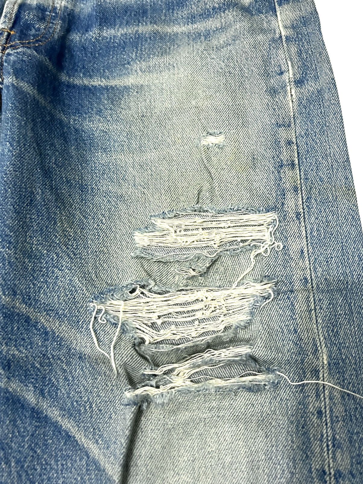 Levi's × Levi's Vintage Clothing Vintage Levis 501 xx Button 522 Distressed Jeans Size US 31 - 5 Thumbnail