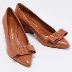Salvatore Ferragamo o1s1rm0724 Leather Viva Pumps in Brown Size US 6.5 / IT 36.5 - 5 Thumbnail