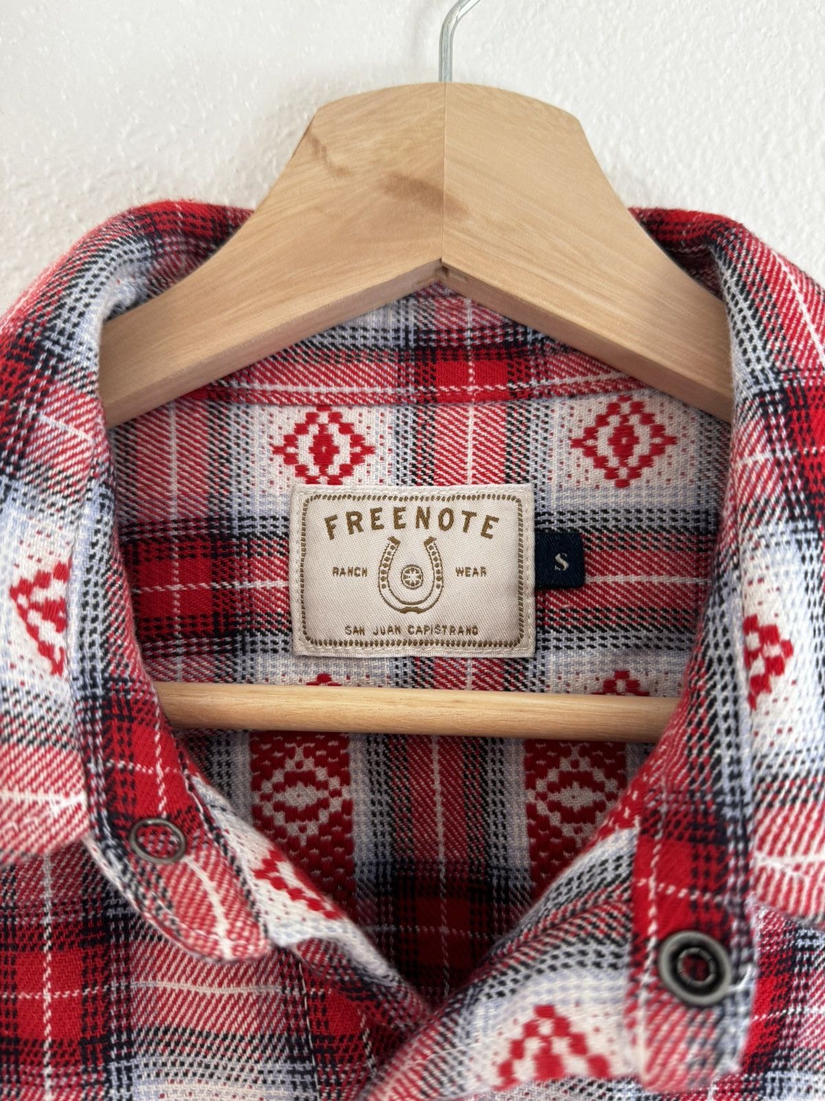 Freenote Freenote Red Pearl Snap Button Up (S) Size US S / EU 44-46 / 1 - 3 Thumbnail
