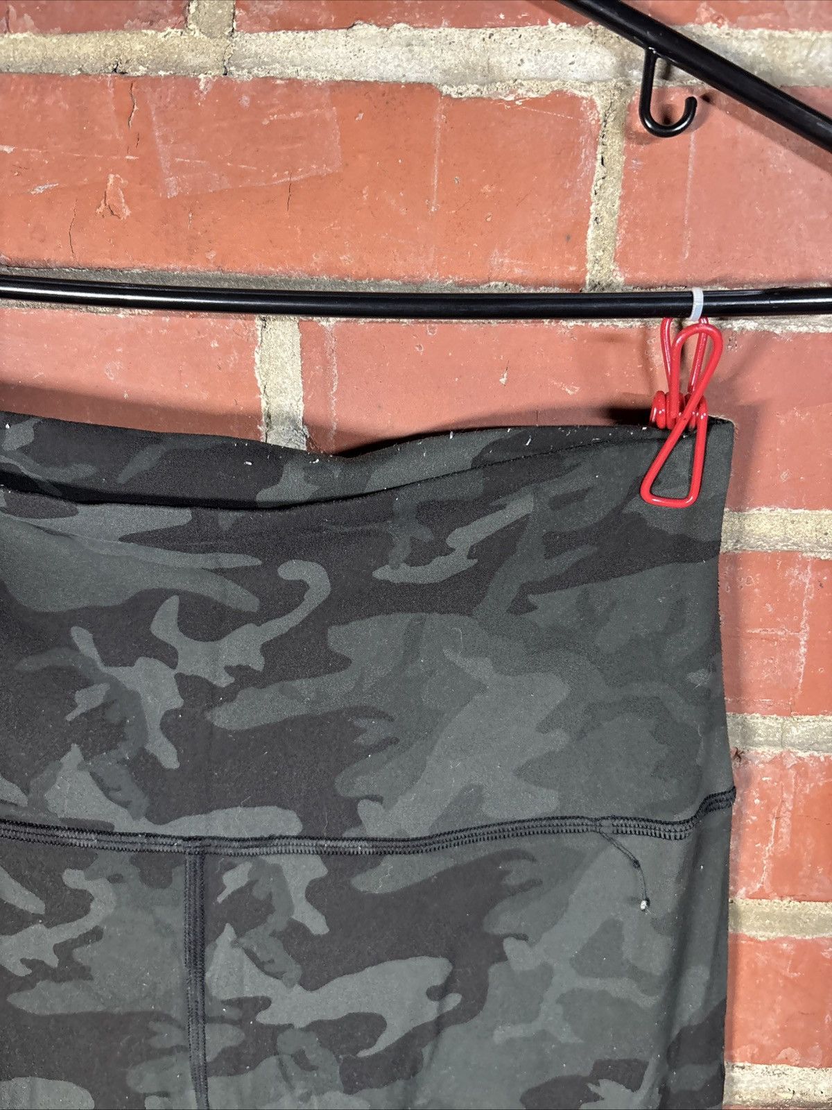 Lululemon Lululemon Align High Rise Leggings Size 8 Camo 30” Inseam Size 30" / US 8 / IT 44 - 4 Thumbnail