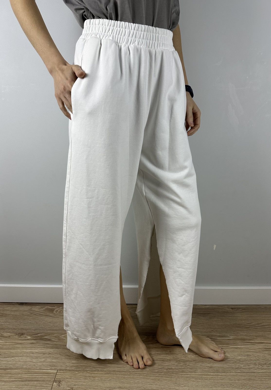 Maison Margiela Rare MM6 Maison Margiela Easy Wide Sweat Pants White Size 26" / US 2 / IT 38 - 2 Thumbnail