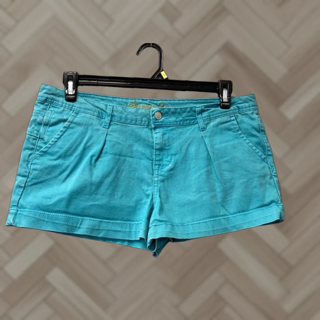 Vintage VINTAGE American Rag Cie Women's Bermuda Shorts Size 13 Aqua Denim Lightweight Spandex Size 34" / US 12 / IT 48 - 1 Thumbnail