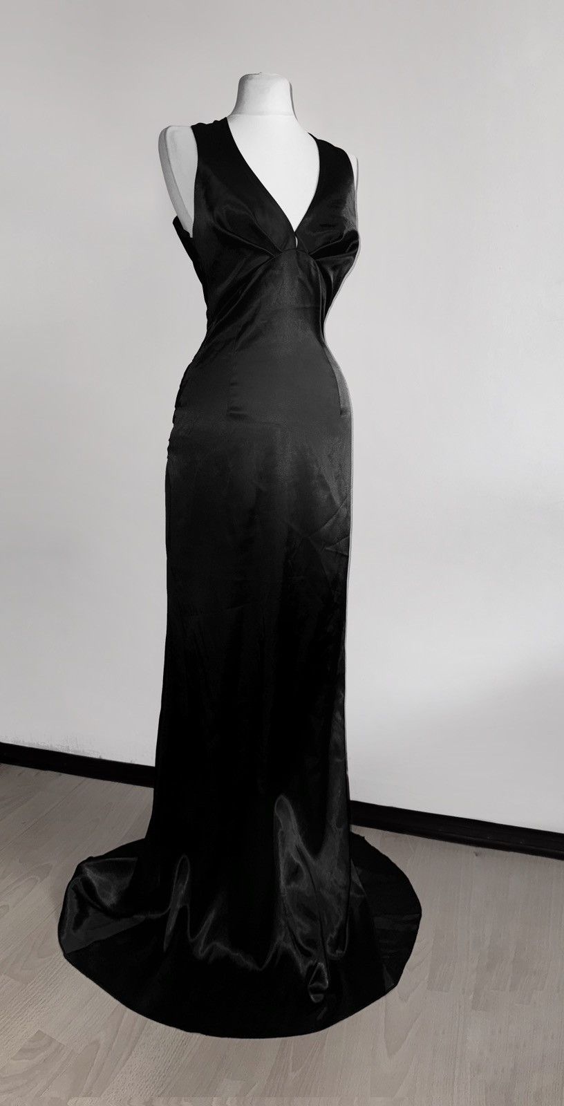 Vintage Stunning long satin dress with an open back Size S / US 4 / IT 40 - 10 Thumbnail