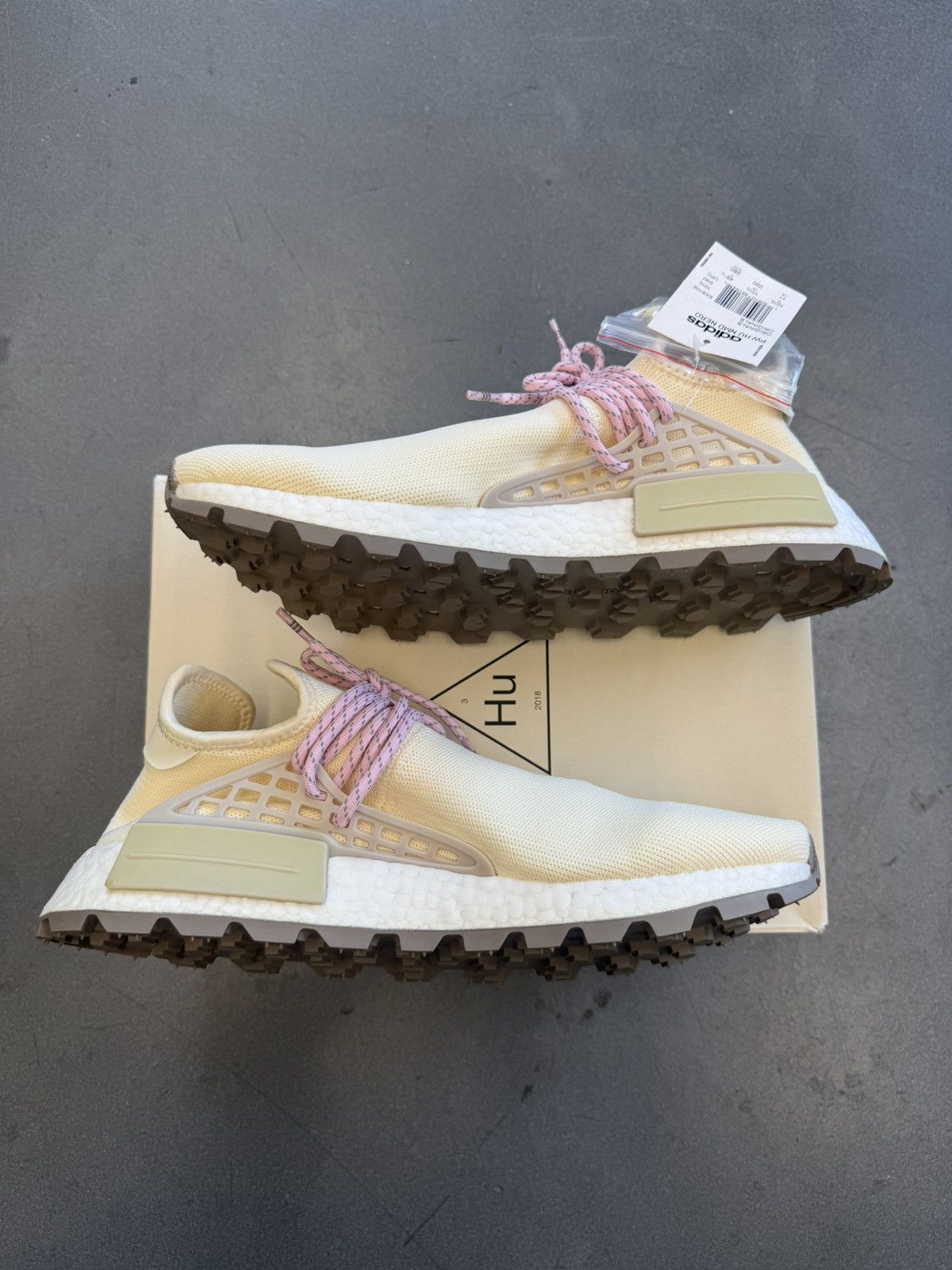 Adidas × Pharrell 2018 Adidas NMD Hu Pharrell Nerd Cream EE8102 Size US 11 / EU 44 - 2 Thumbnail