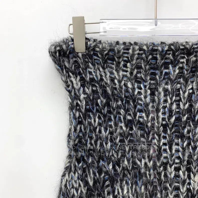 Brunello Cucinelli Brunello Cucinelli Color block mohair sweetheart knitted s Size S / US 4 / IT 40 - 3 Thumbnail