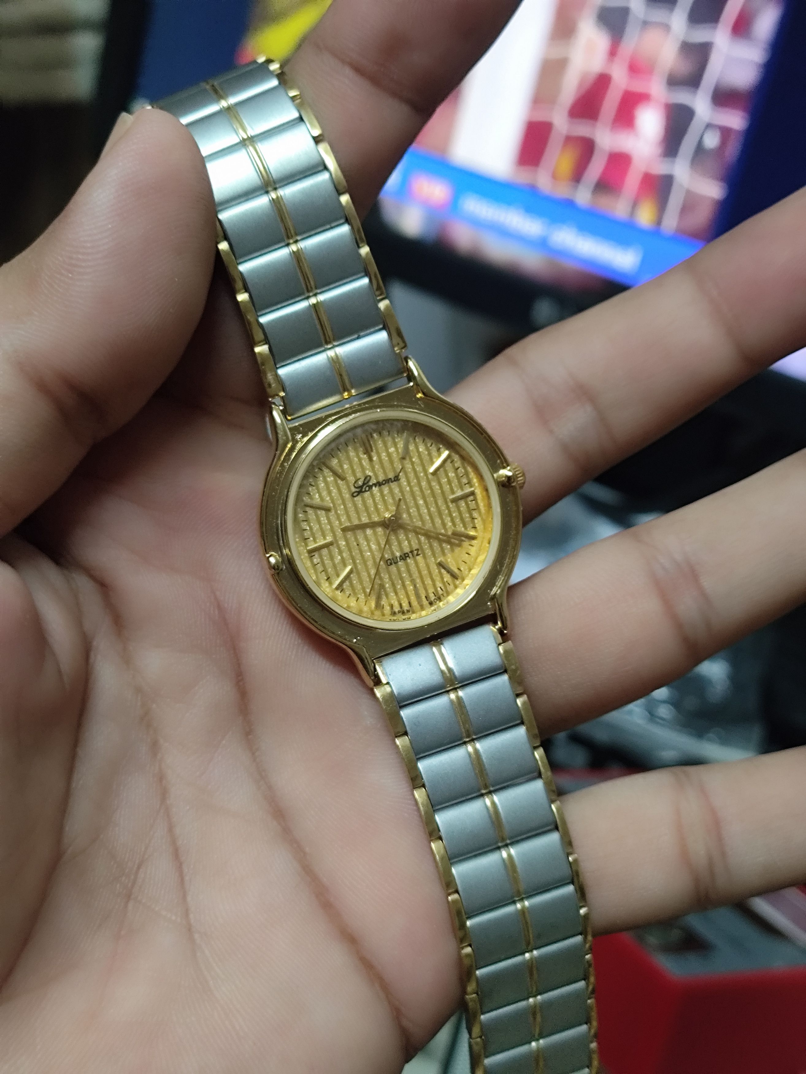 Vintage Vintage LOMAND QUARTZ JAPAN WATCH Design like Gucci Size ONE SIZE - 10 Thumbnail