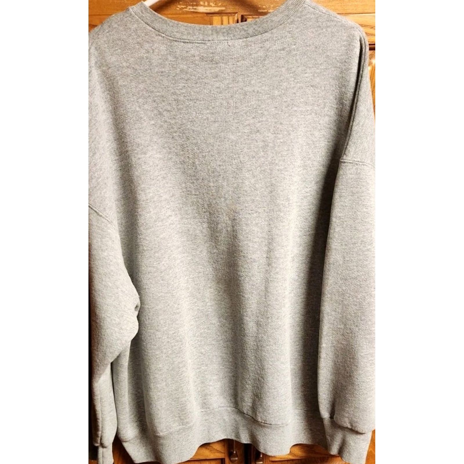Fruit Of The Loom Waikiki Beach Hawaii Sweatshirt Mens 3XL Embroidered Vintage 90s Sweatshirt Gray Cotton Polyester Knit Pullover Crew Neck Unisex Adults Size US XXL / EU 58 / 5 - 5 Thumbnail