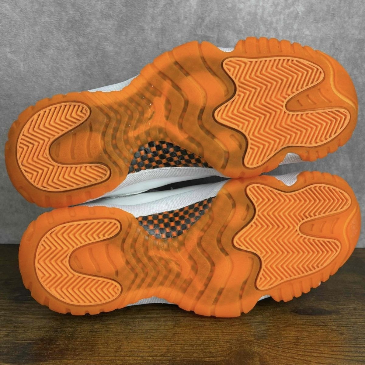 Jordan Brand Air Jordan 11 Retro Low Bright Citrus Orange AH7860-139 Rare Size US 8.5 / IT 38.5 - 7 Thumbnail