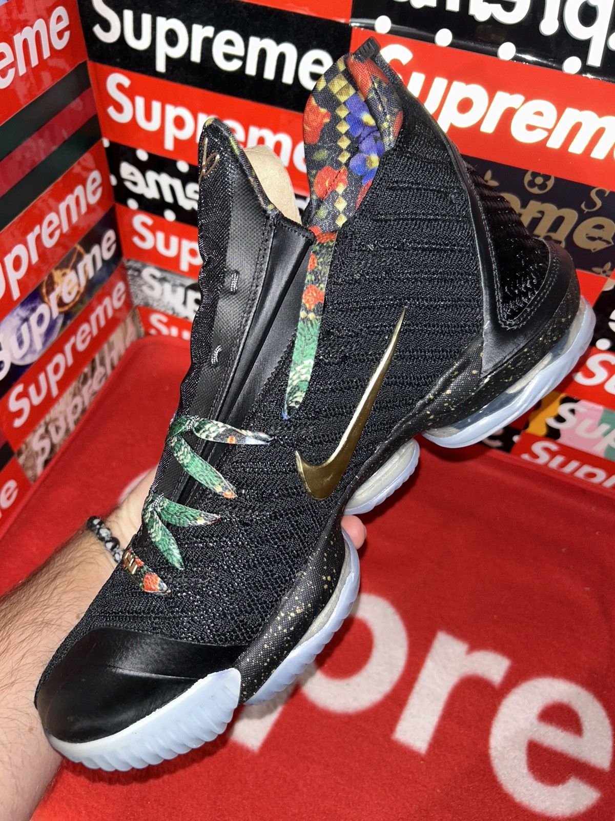 Nike NEW Nike LeBron 16 ‘Watch the Throne’ CI1518-001 size 12 NEW Size US 12 / EU 45 - 9 Thumbnail