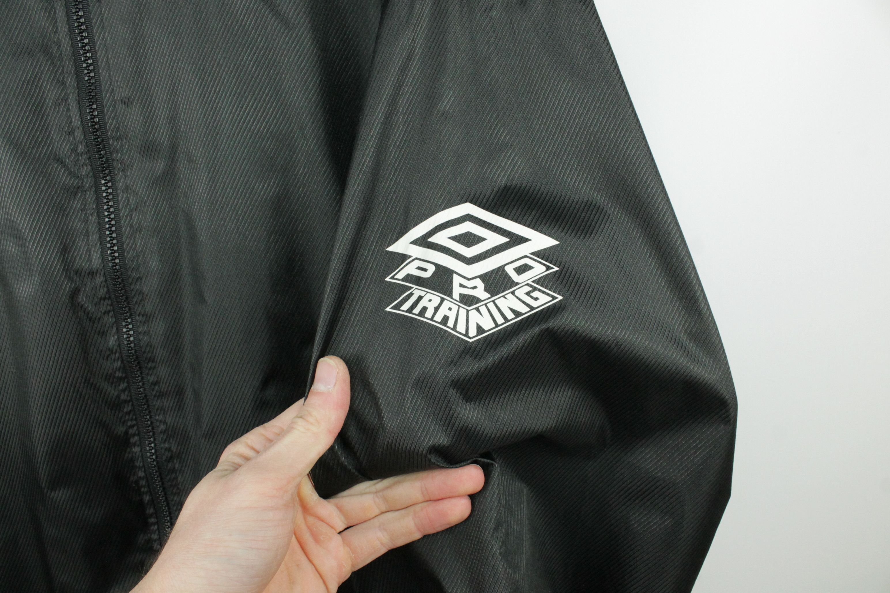 Umbro Vintage Umbro Pro Training Sportswear Rain Jacket Size US XL / EU 56 / 4 - 2 Thumbnail