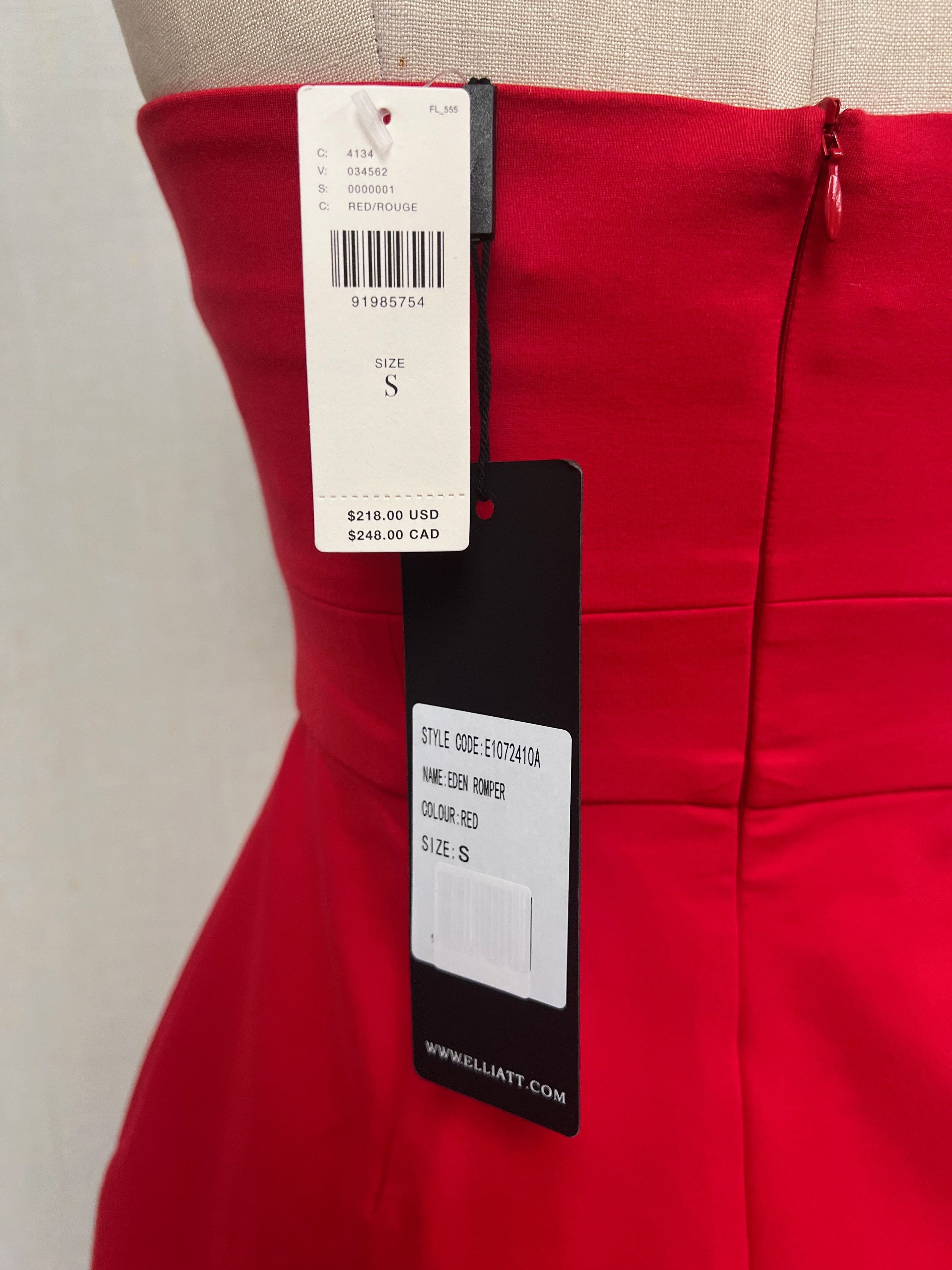ELLIATT NWT Elliatt $218 Red Sweetheart Cut Out Halter Romper Small Size 27" / US 4 / IT 40 - 7 Thumbnail