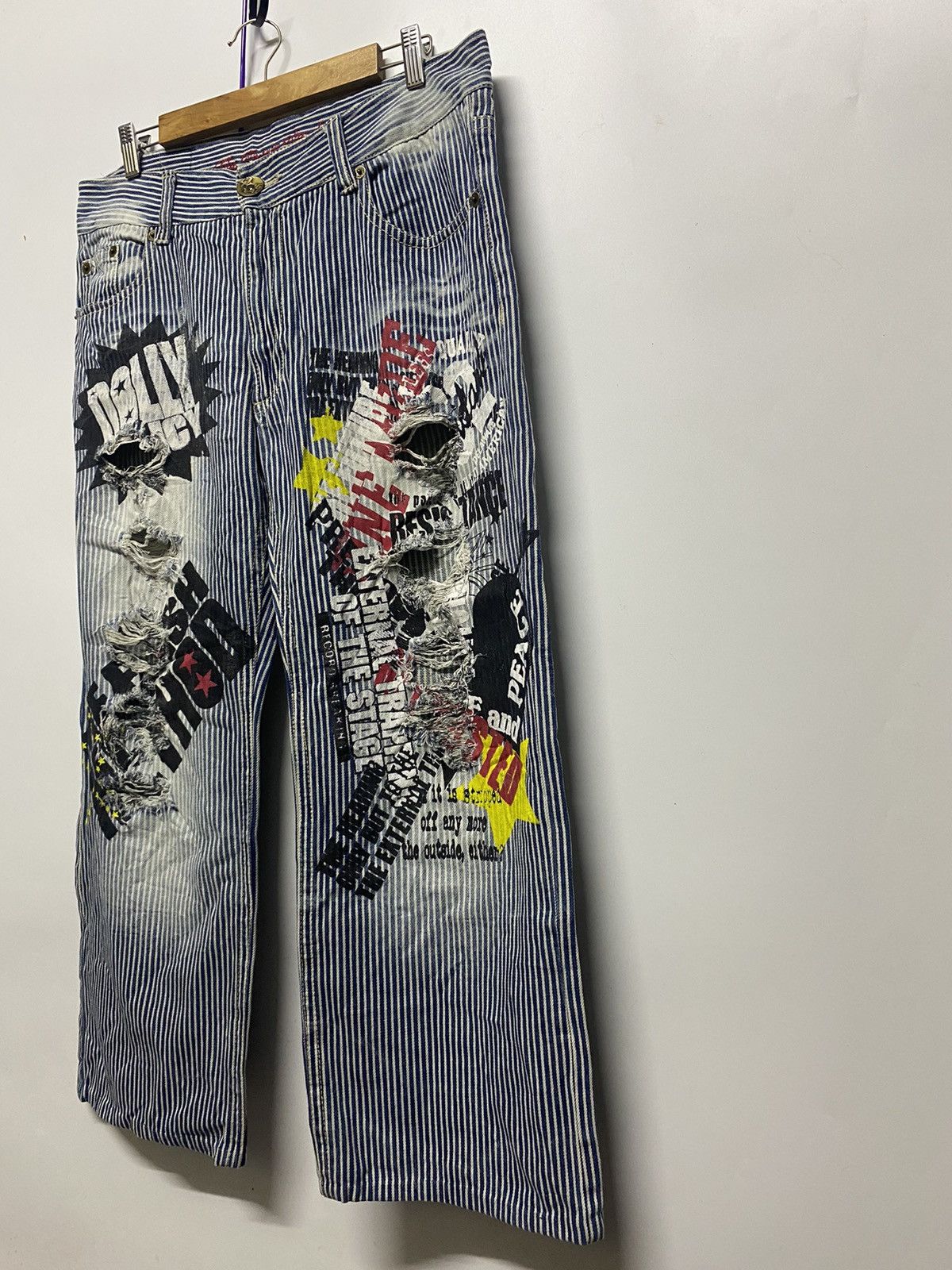 Japanese Brand Japanese Distressed Stripes Printed Original Jeans Pants Size US 36 / EU 52 - 8 Thumbnail