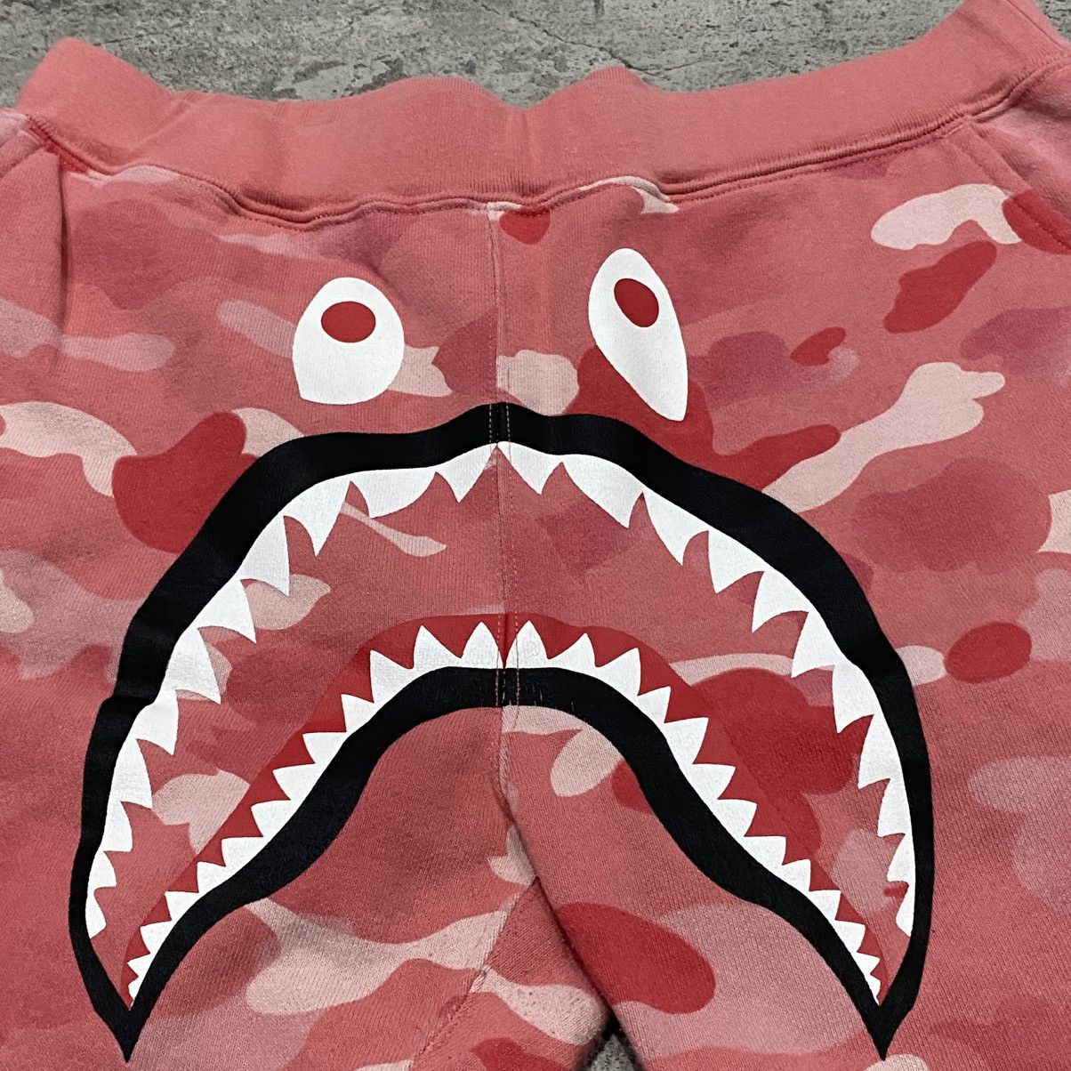 Bape Bape Shark Gradation Camo Ladies Joggers Size 28" / US 6 / IT 42 - 2 Thumbnail