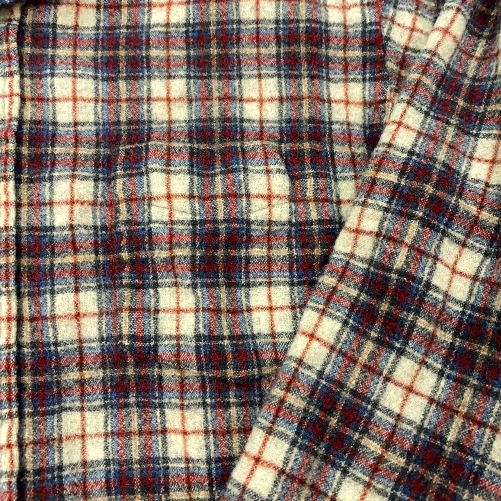 Pendleton VINTAGE Pendleton Shirt Mens Large Red Plaid 100% Wool 80s Country Traditionals Button-Up Size US M / EU 48-50 / 2 - 5 Thumbnail