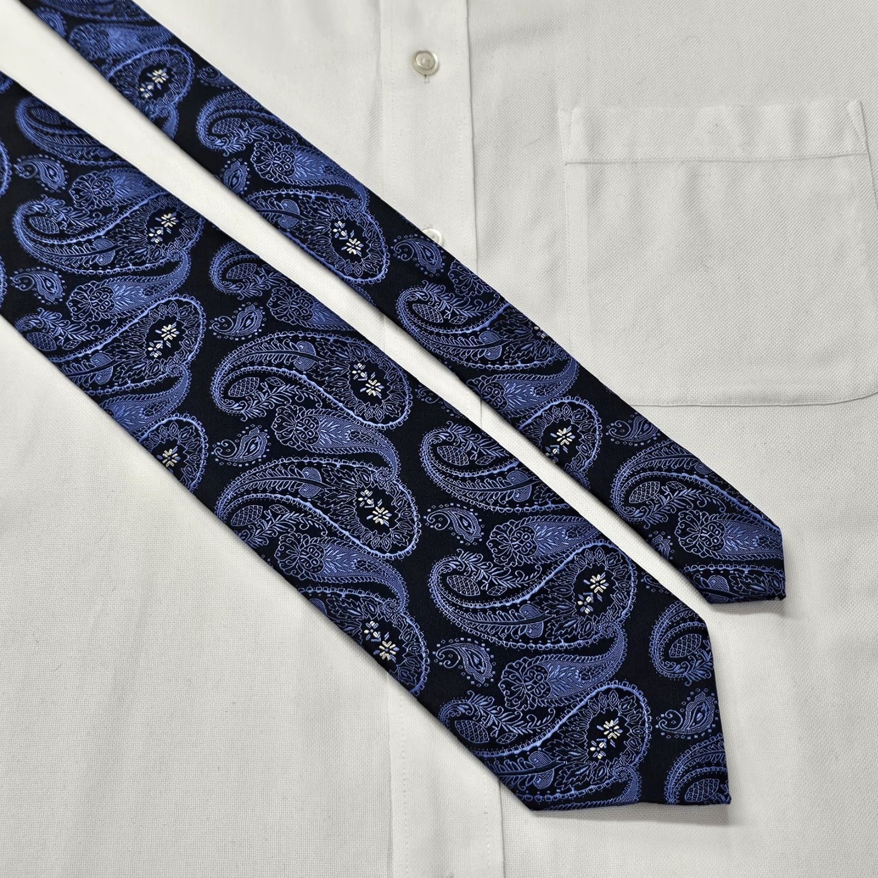 Alexander Julian ALEXANDER JULIAN COLOURS Men's Silk Necktie Designer Paisley Blue EUC Office Tie 57.5" 3.75" Vintage Mens Size ONE SIZE - 3 Thumbnail