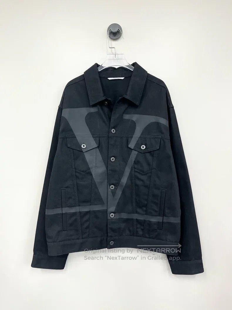 Valentino Valentino Black big V logo denim jacket jacket Size US S / EU 44-46 / 1 - 1 Thumbnail