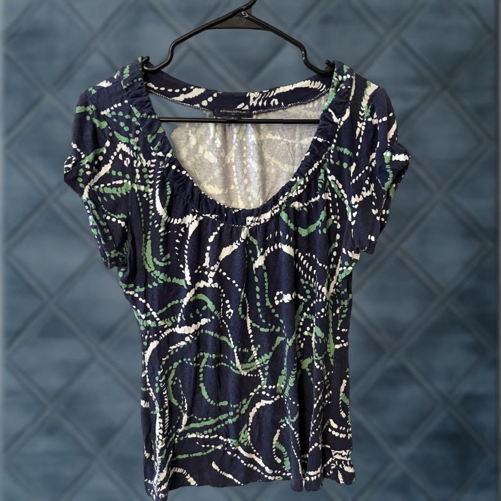 Banana Republic Banana Republic size medium Navy Geometric capped sleeve Blouse Size M / US 6-8 / IT 42-44 - 1 Thumbnail