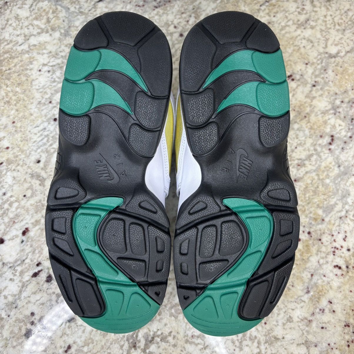 Nike Size 9-Nike Air Diamond Turf 2025 Emerald WORN ONCE WITH BOX Size US 9 / EU 42 - 11 Thumbnail