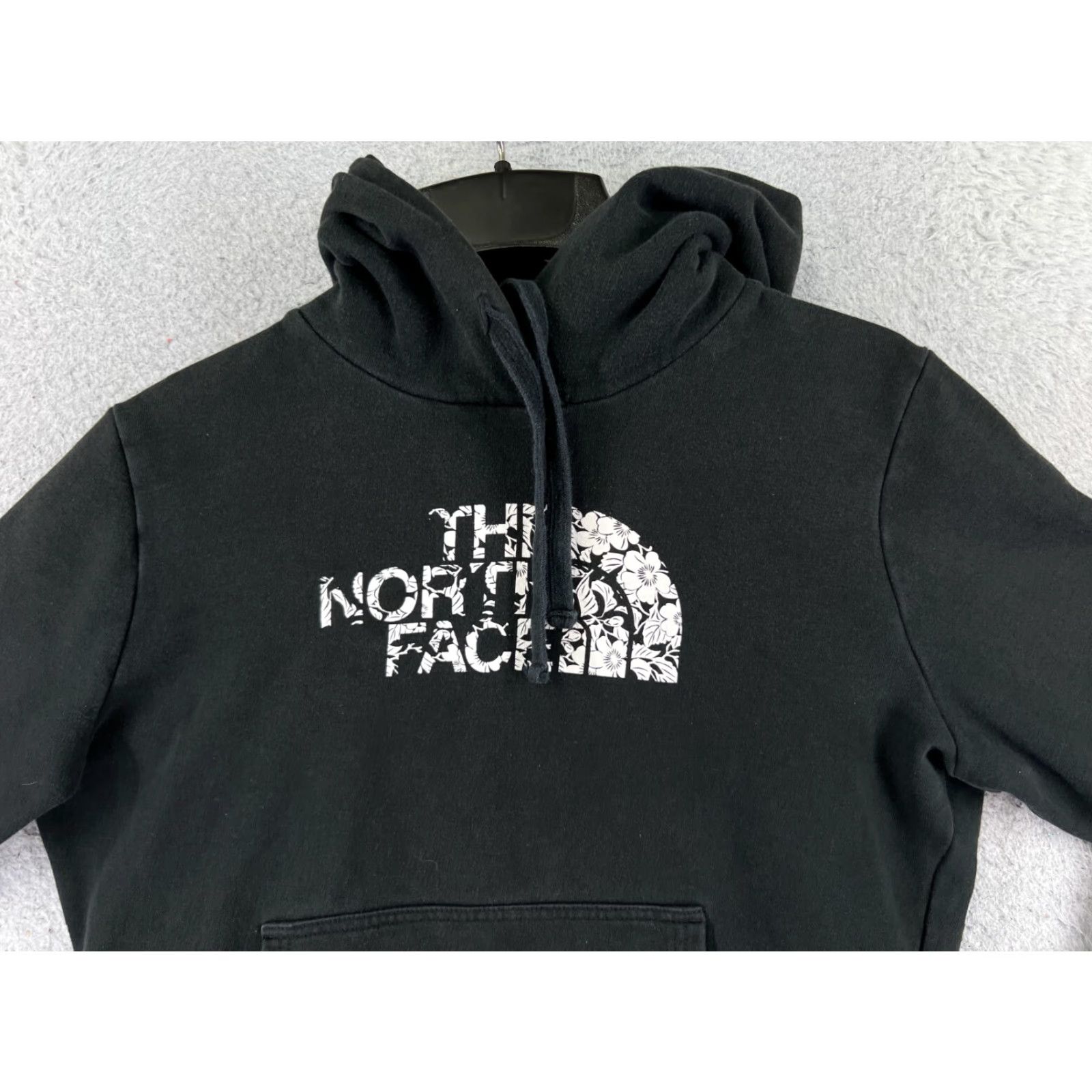 The North Face The North Face Hoodie Womens M Black Floral Pullover Cotton Blend Sweatshirt Crew Neck Size M / US 6-8 / IT 42-44 - 4 Thumbnail