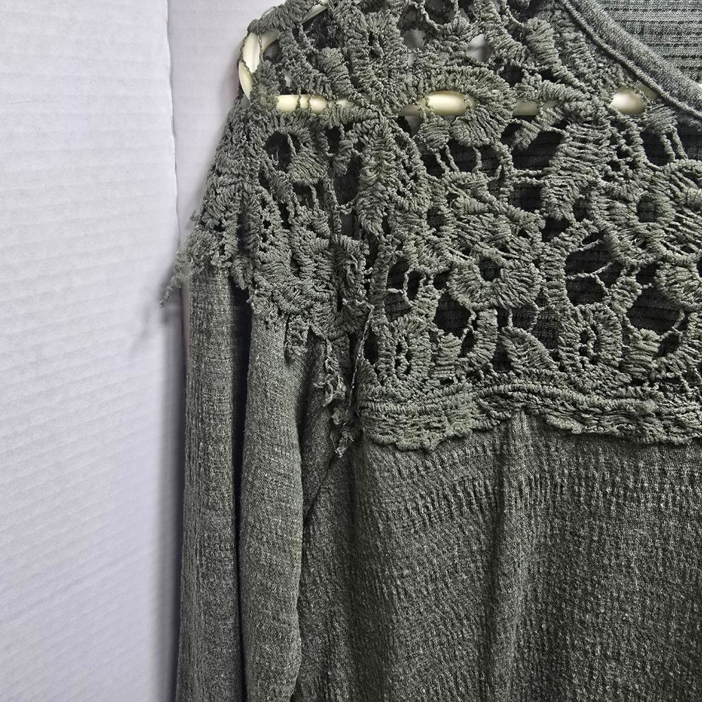 The Unbranded Brand Women's Umgee Long Sleeve Tee S Green Crochet Yoke Size S / US 4 / IT 40 - 5 Thumbnail