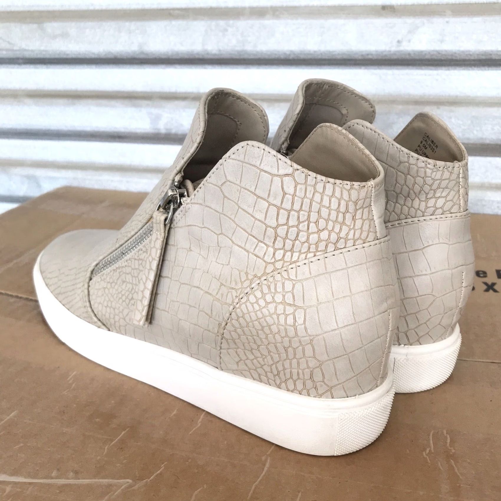 Steve Madden Steve Madden Caliber High Top Zip Platform Sneakers Womens 9.5 Smokey Taupe Faux Croc Size L / US 10 / IT 46 - 3 Thumbnail