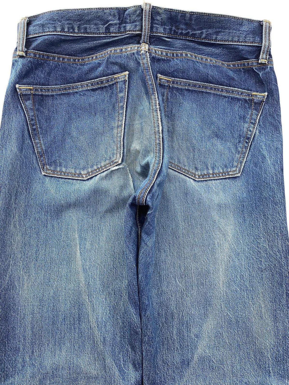 Uniqlo Uniqlo Faded Wash Ripped Knee Style Straight Leg Jeans Size US 31 - 4 Thumbnail
