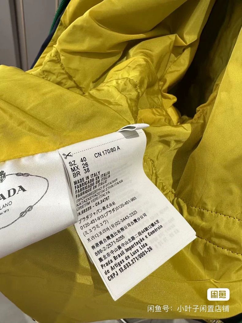 Prada Prada Triangle coat 2502-Nextarrow Size US XXS / EU 40 - 5 Thumbnail