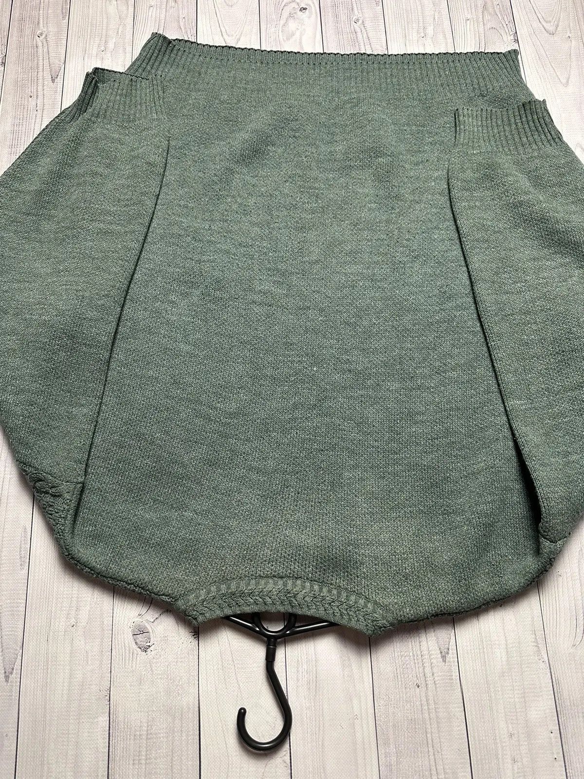 Vintage Vintage Versace sweater heavy knitted size L green rare Size US L / EU 52-54 / 3 - 10 Thumbnail