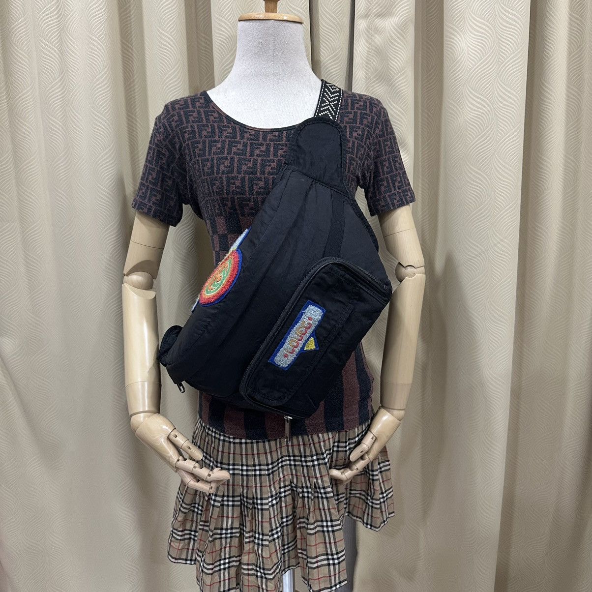 Gucci GUCCI BLACK NYLON TERRY CLOTH 80s LOGO PATCH WAIST BAG 29 Size ONE SIZE - 20 Thumbnail