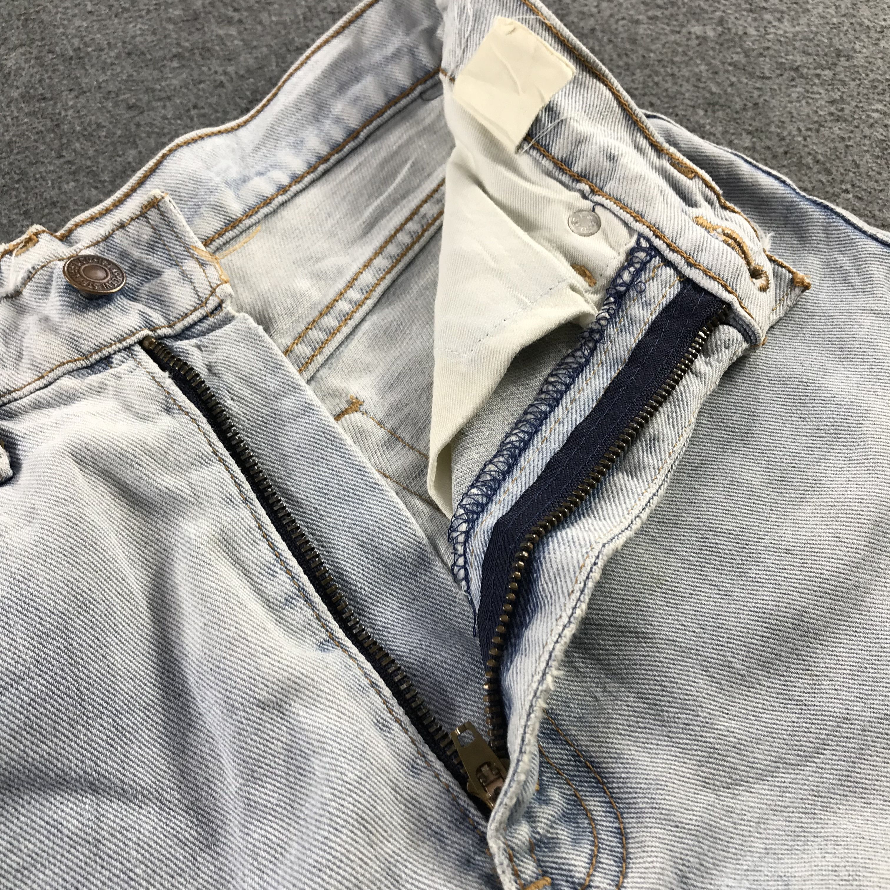 Levi's Vintage Levis 517 Jeans Faded Blue Short Pants KJ3453 Size US 27 - 9 Thumbnail