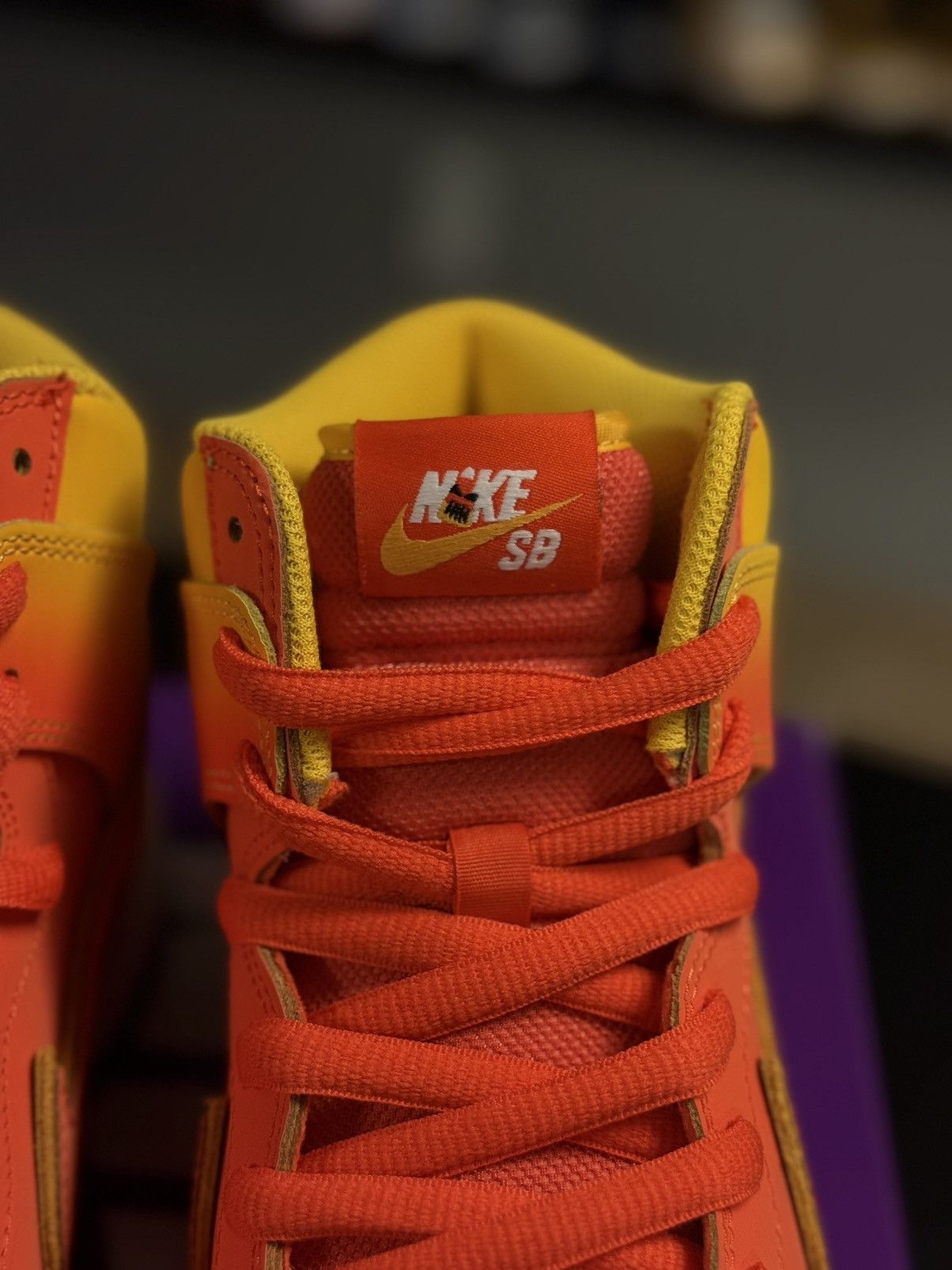 Nike Men's Size 10.5 NIB Nike SB Dunk High Sweet Tooth Candy Corn Size US 10.5 / EU 43-44 - 7 Thumbnail