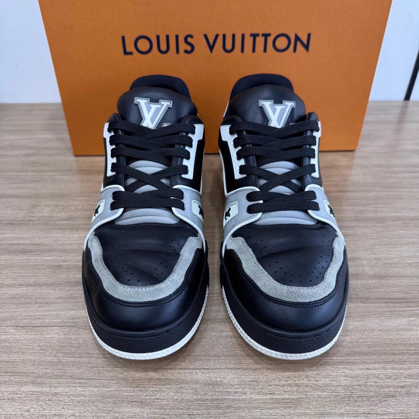 Louis Vuitton LV Trainer Black & Gray UK6.5 40.5 Size US 7.5 / EU 40-41 - 2 Thumbnail