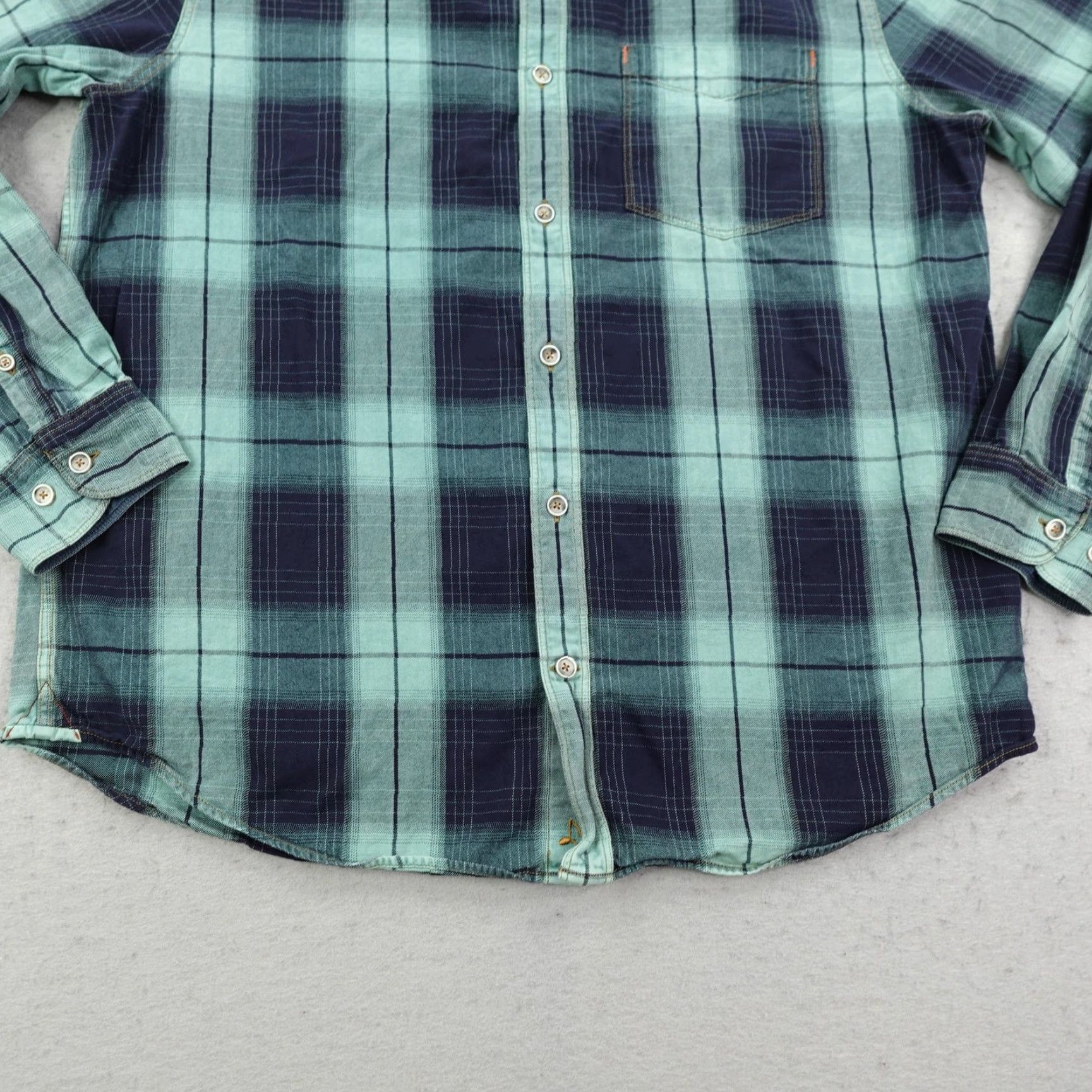 Vintage 32 Bar Blues Shirt Mens Large Blue Plaid Button-Down Long Sleeve Casual Cotton Shirt Mens L Blue Plaid Size US L / EU 52-54 / 3 - 4 Thumbnail