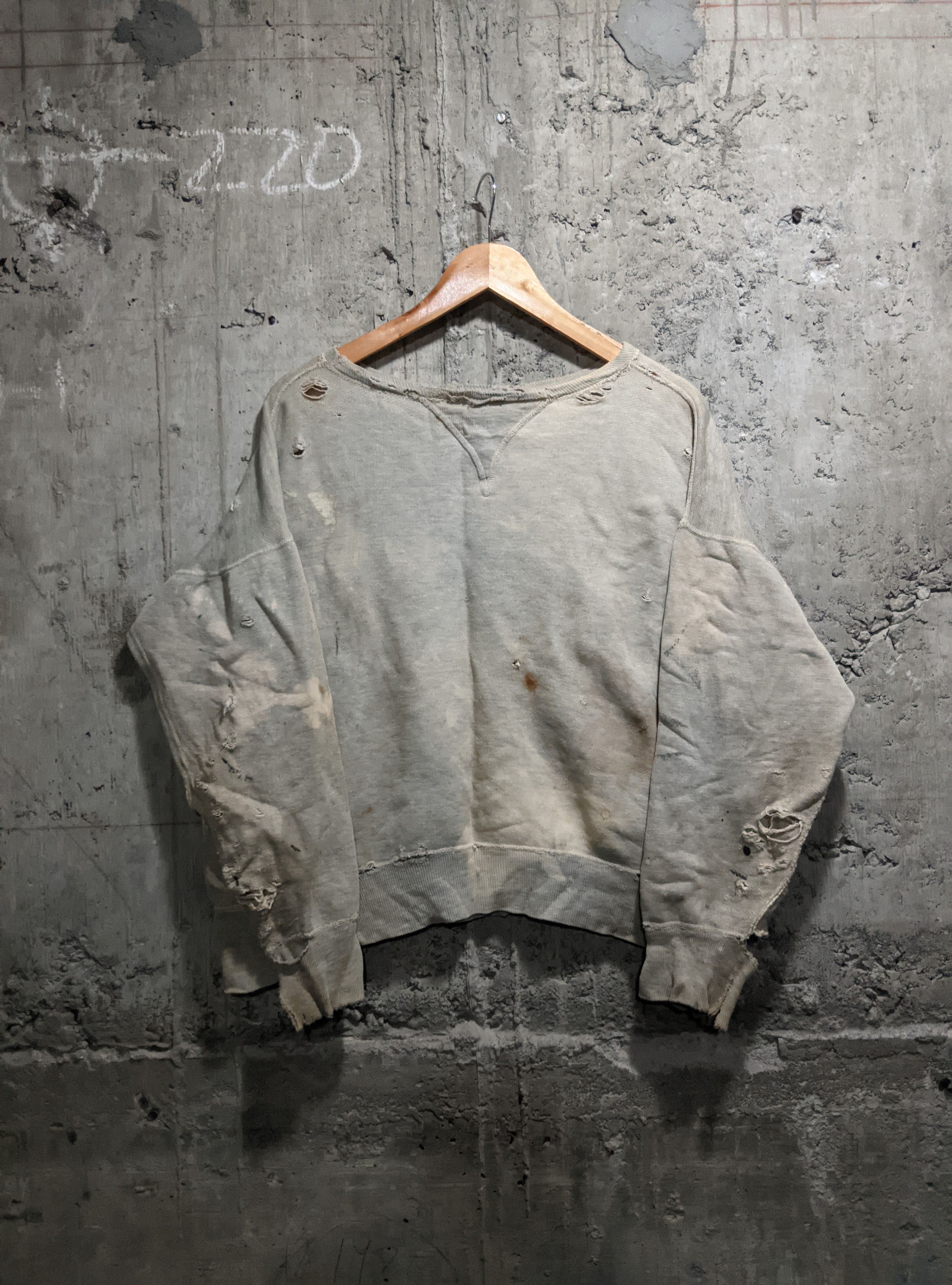 Vintage 40s destroyed single v sweatshirt afterhood
