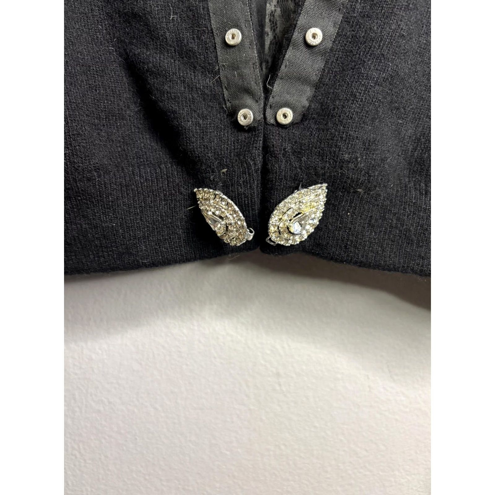 Vintage VINTAGE Embellished Cashmere Cardigan Sweater Womens M Black Lace Rhinestone Jewel VTG Size M / US 6-8 / IT 42-44 - 4 Thumbnail