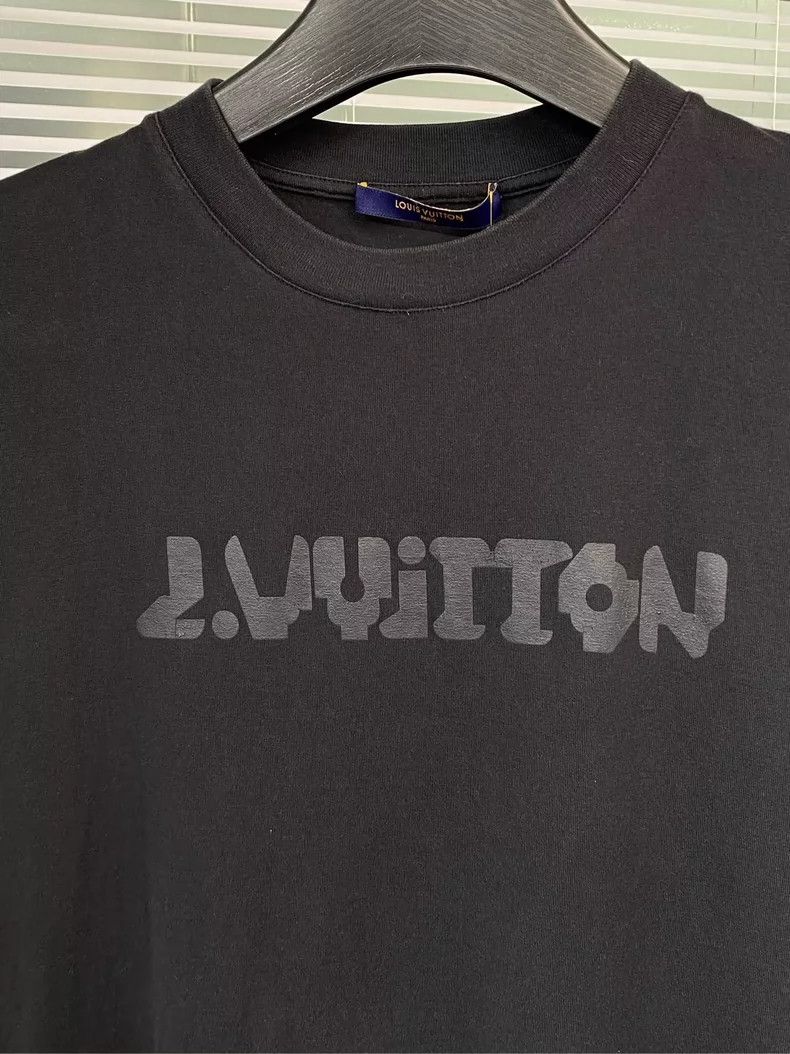Louis Vuitton LOUIS VUITTON Temperature-sensitive letter printing logo sh Size US M / EU 48-50 / 2 - 5 Thumbnail