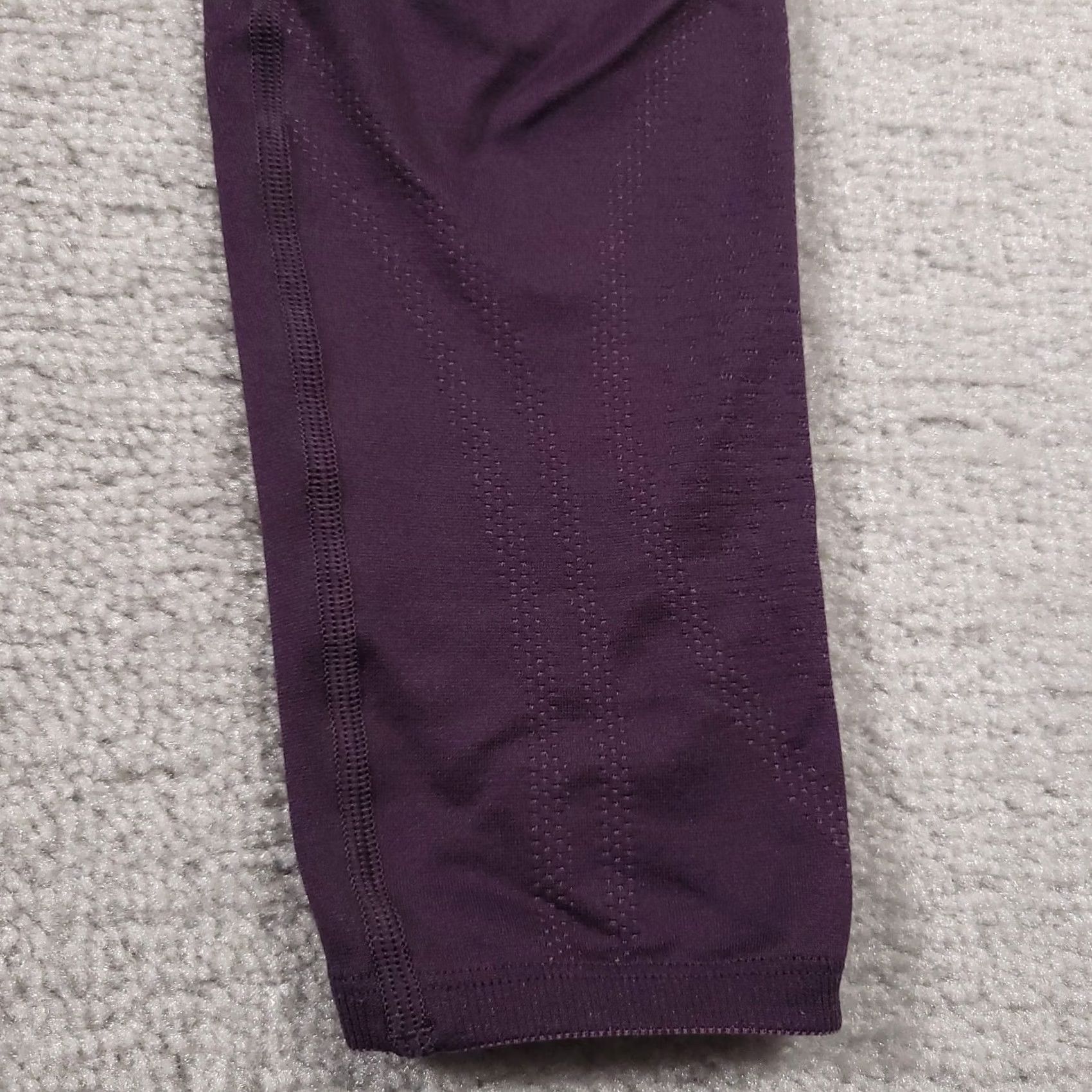Gymshark Gymshark Capri Leggings Womens XS Purple Compression Logo Seamless Yoga Athletic Size 26" / US 2 / IT 38 - 6 Thumbnail