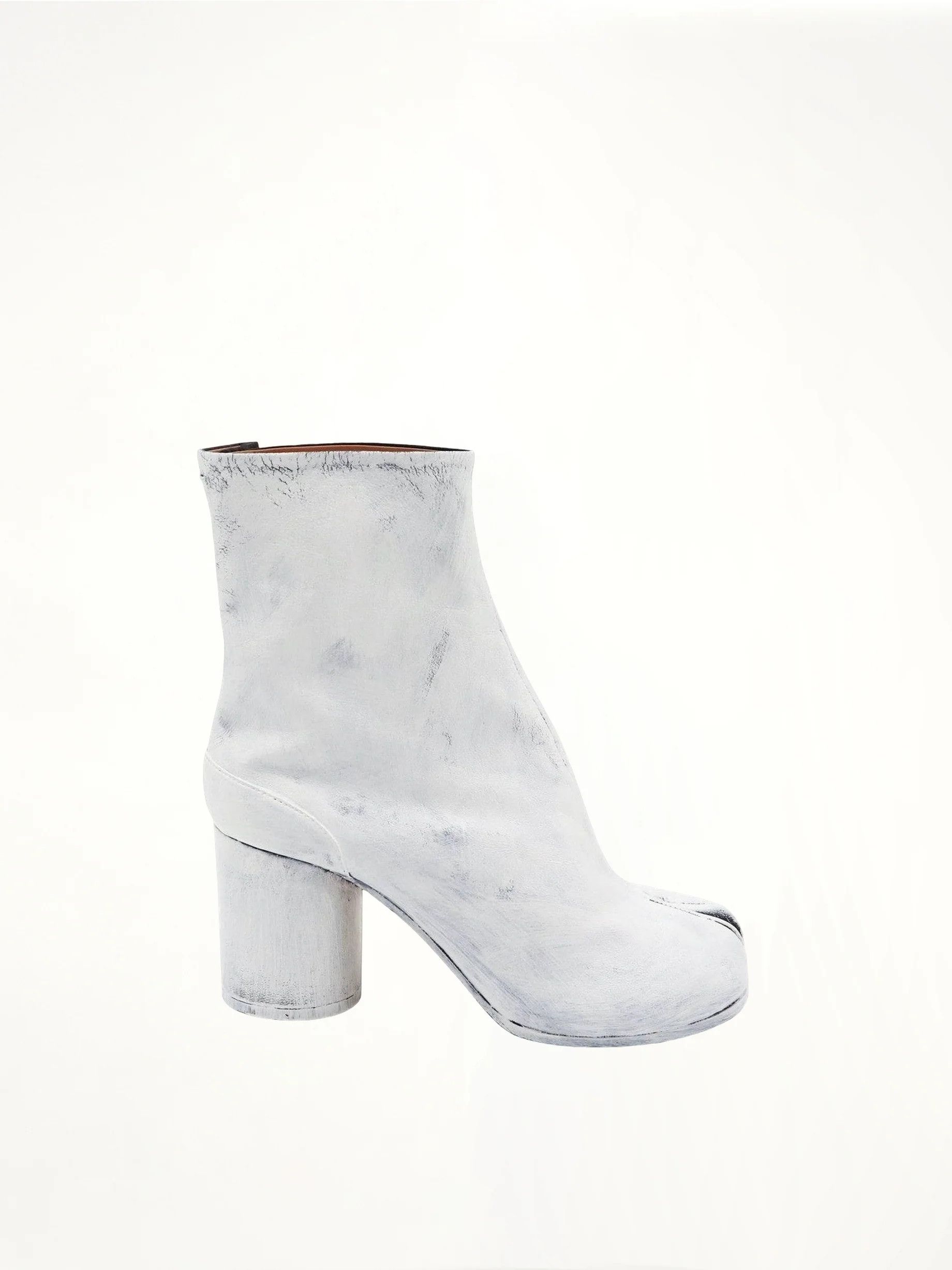 Maison Margiela o1w1db11225 Tabi Bianchetto Ankle Boots in White Size US 6 / IT 36 - 1 Thumbnail