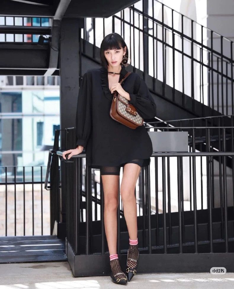 Gucci Gucci Black lotus leaf collar long-sleeved dress Size S / US 4 / IT 40 - 5 Thumbnail