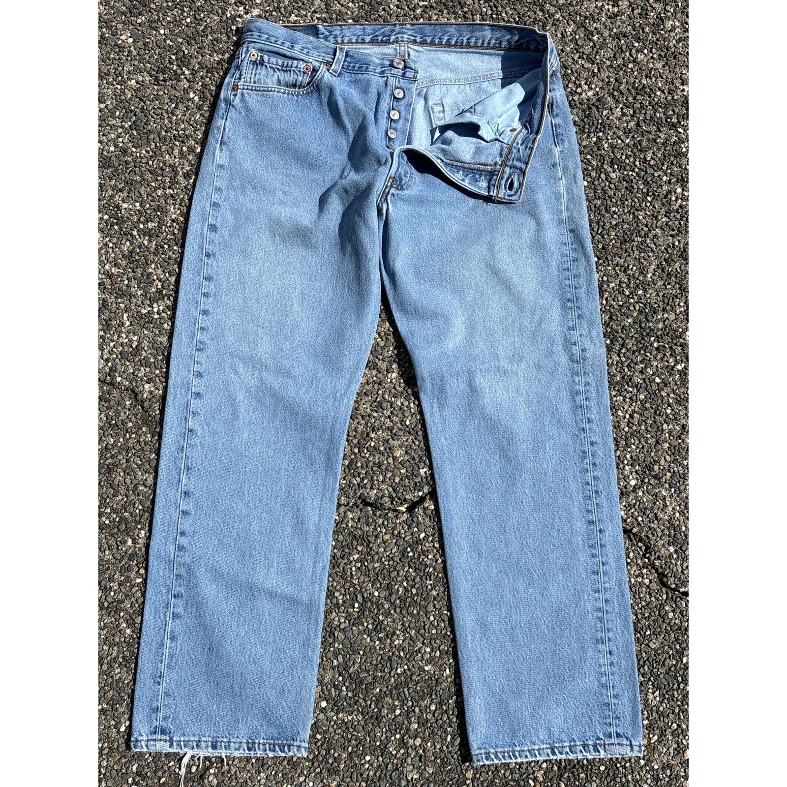 Levi's Vintage 90s Made in USA Levi’s 501 silver button fly 37x30 Size US 38 / EU 54 - 2 Thumbnail