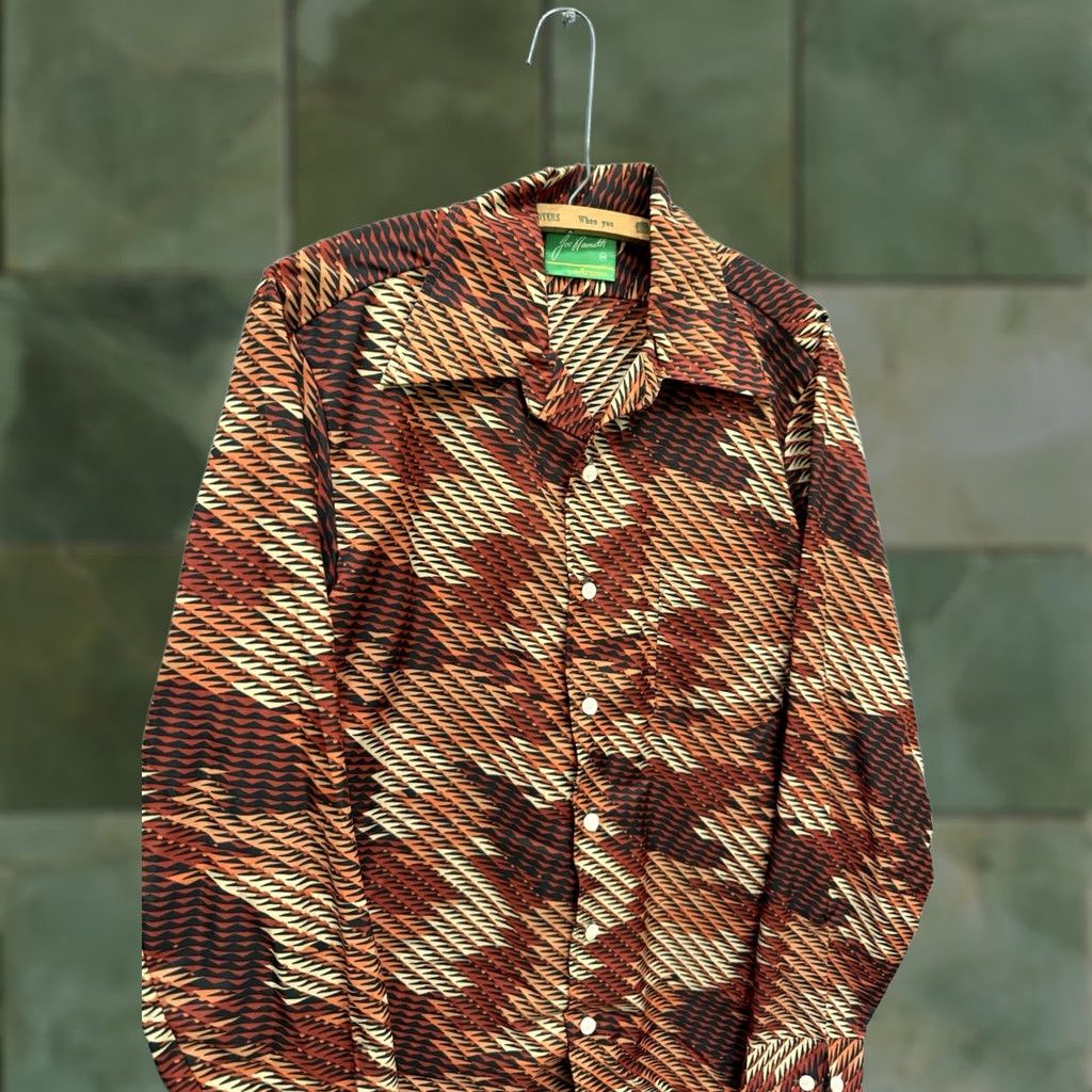 Arrow VINTAGE Arrow Button-Up Shirt Mens 70s Red Polyester Pattern Sz M Long Sleeve Fatigue 70s Theme Shirt Mens Red Size US M / EU 48-50 / 2 - 1 Thumbnail