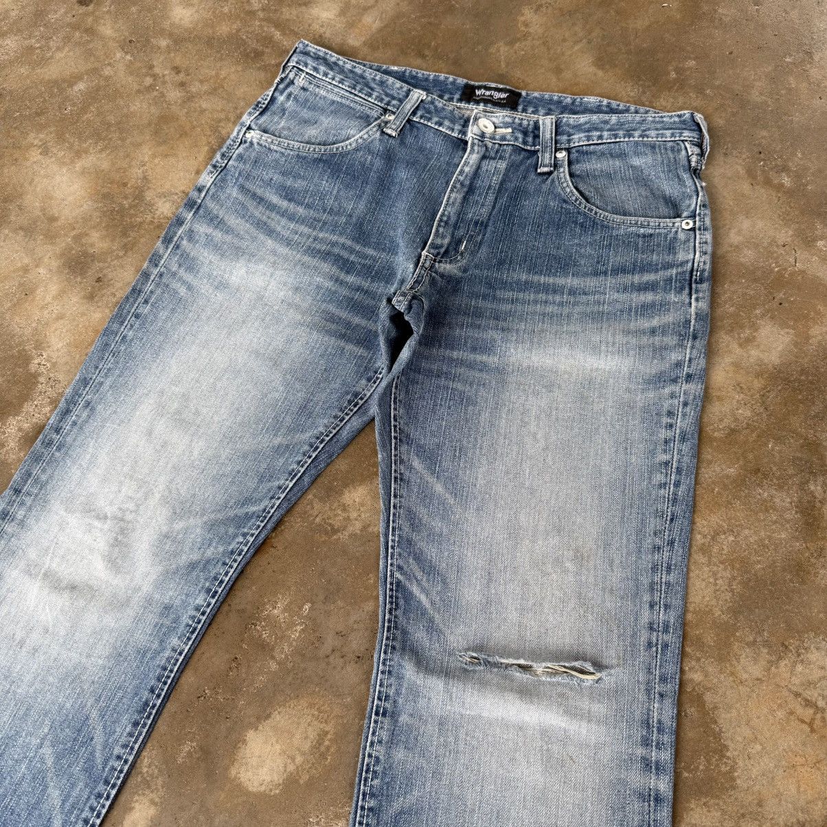 Wrangler VINTAGE WRANGLER FLARE LIGHT WASH DENIM JEANS PANTS Size US 33 - 4 Thumbnail