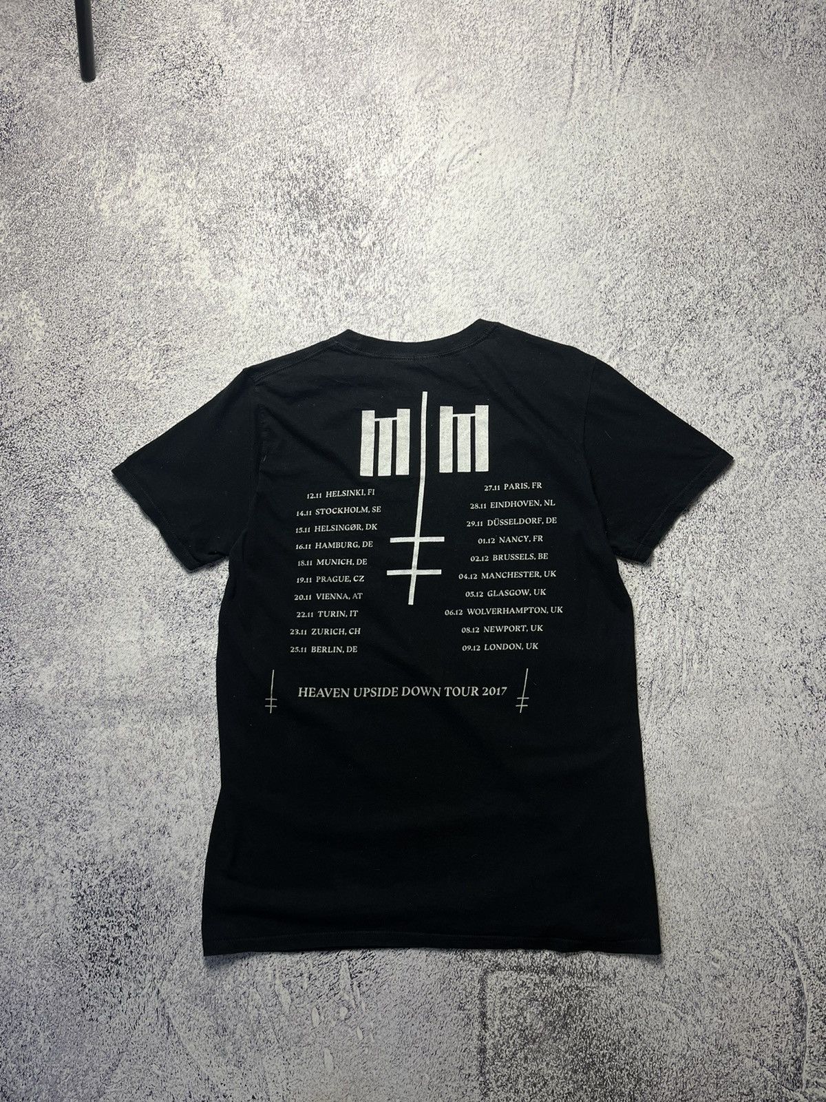 Band Tees Marilyn Manson Heaven Upside Down 2017 Tour T Shirt Size US M / EU 48-50 / 2 - 12 Thumbnail