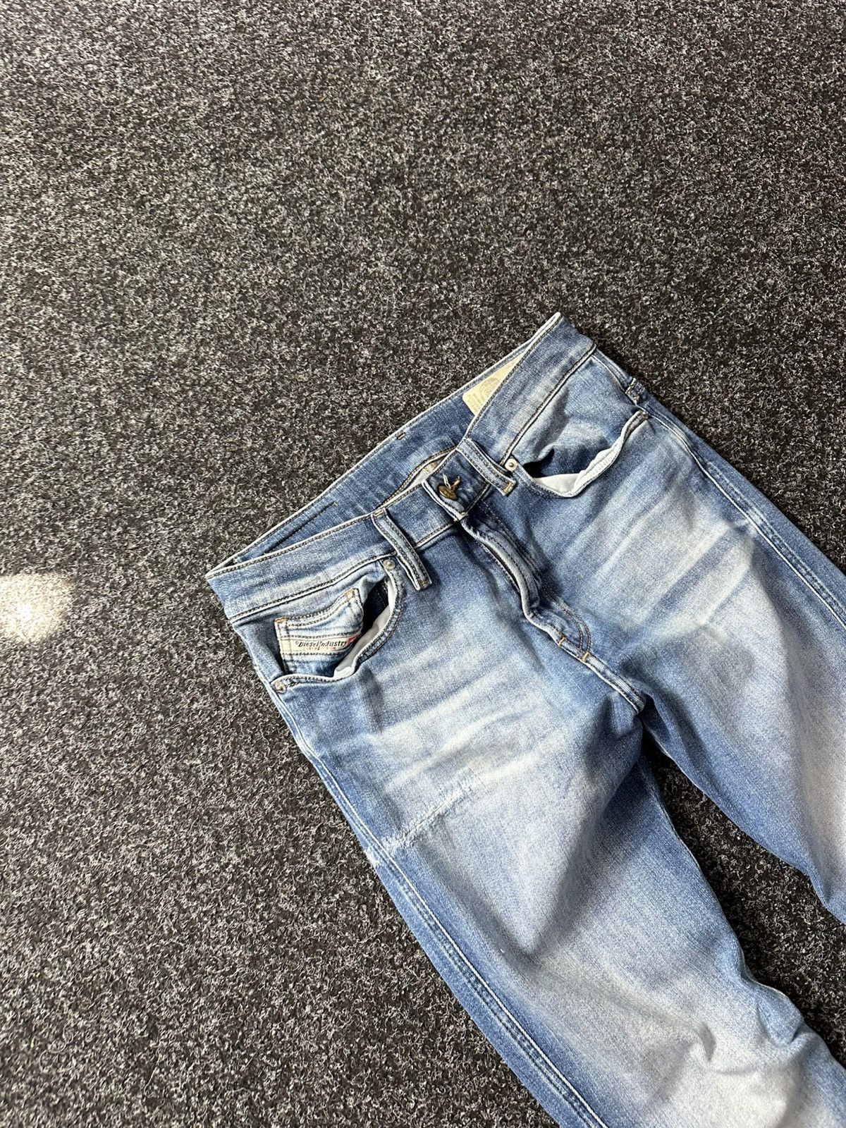 Diesel × Japanese Brand 🚨Diesel Washed Blue White Opium Punk Distressed COPYRIGHT Size 29" - 2 Thumbnail