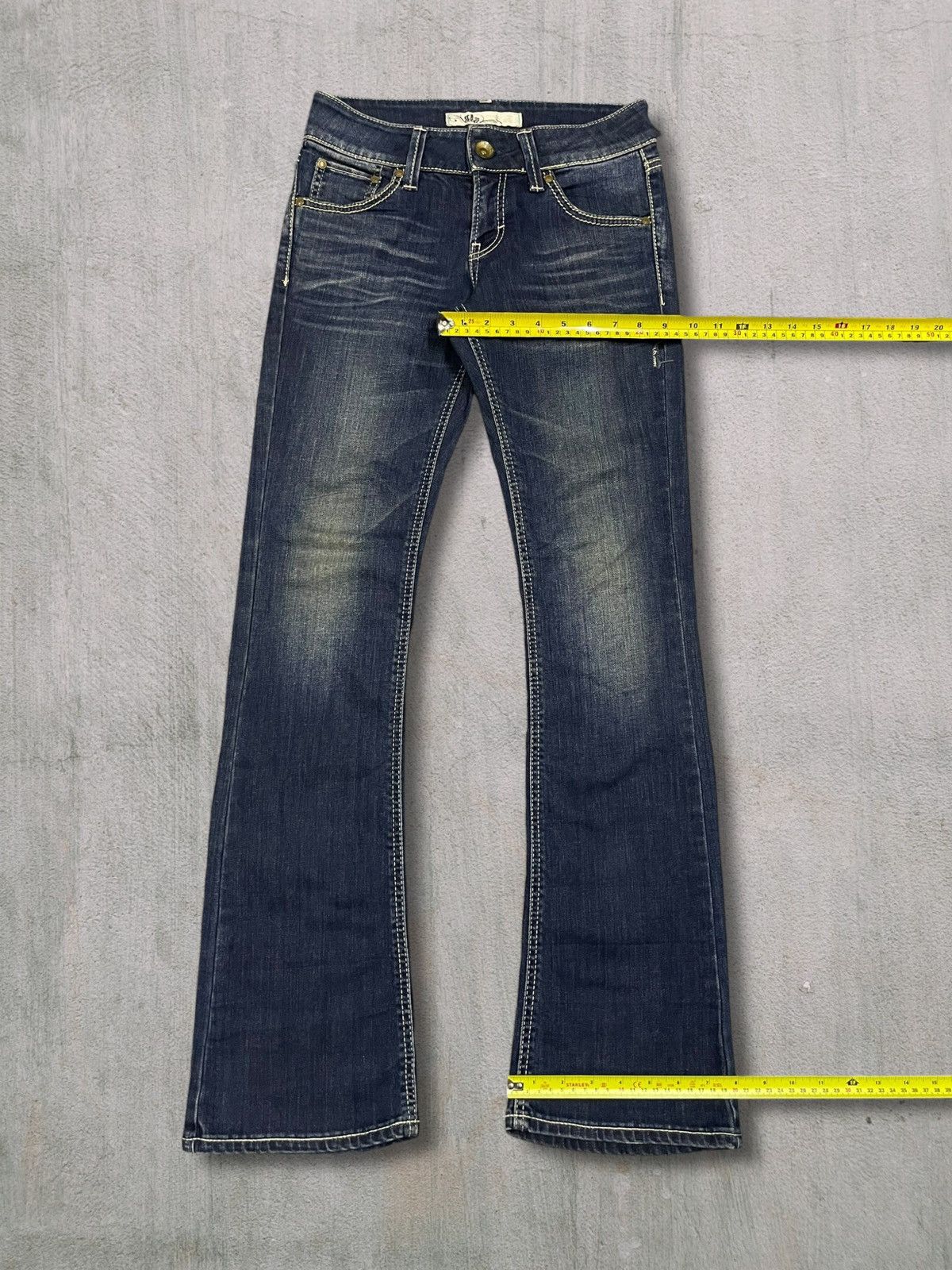 Japanese Brand Vintage Japanese Y2K Women’s Low Rise Bootcut Dark Jeans Size 28" / US 6 / IT 42 - 14 Thumbnail